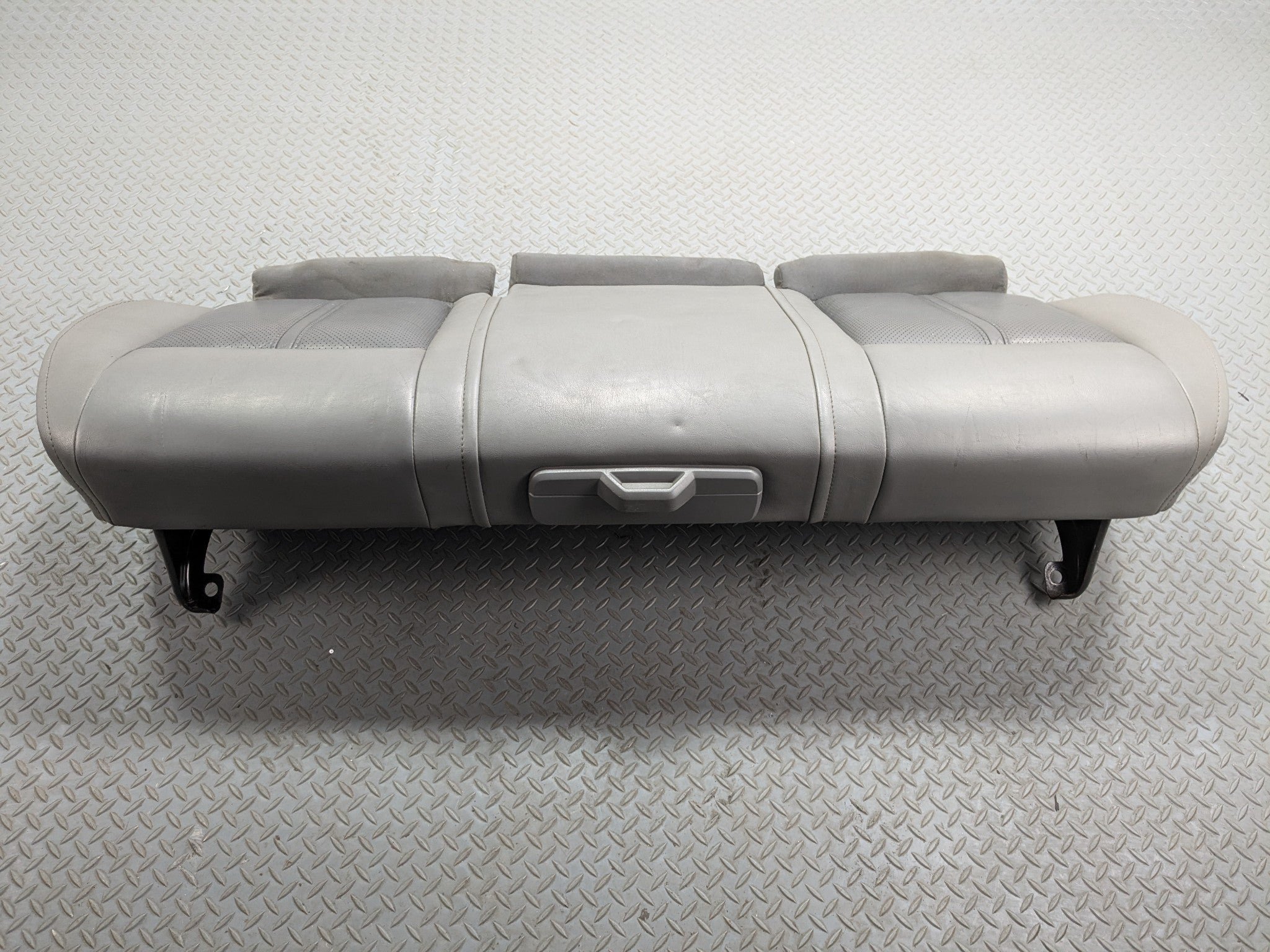 05 - 07 OEM JEEP GRAND CHEROKEE REAR LOWER SEAT CUSHION LEATHER BATTLESHIP GRAY