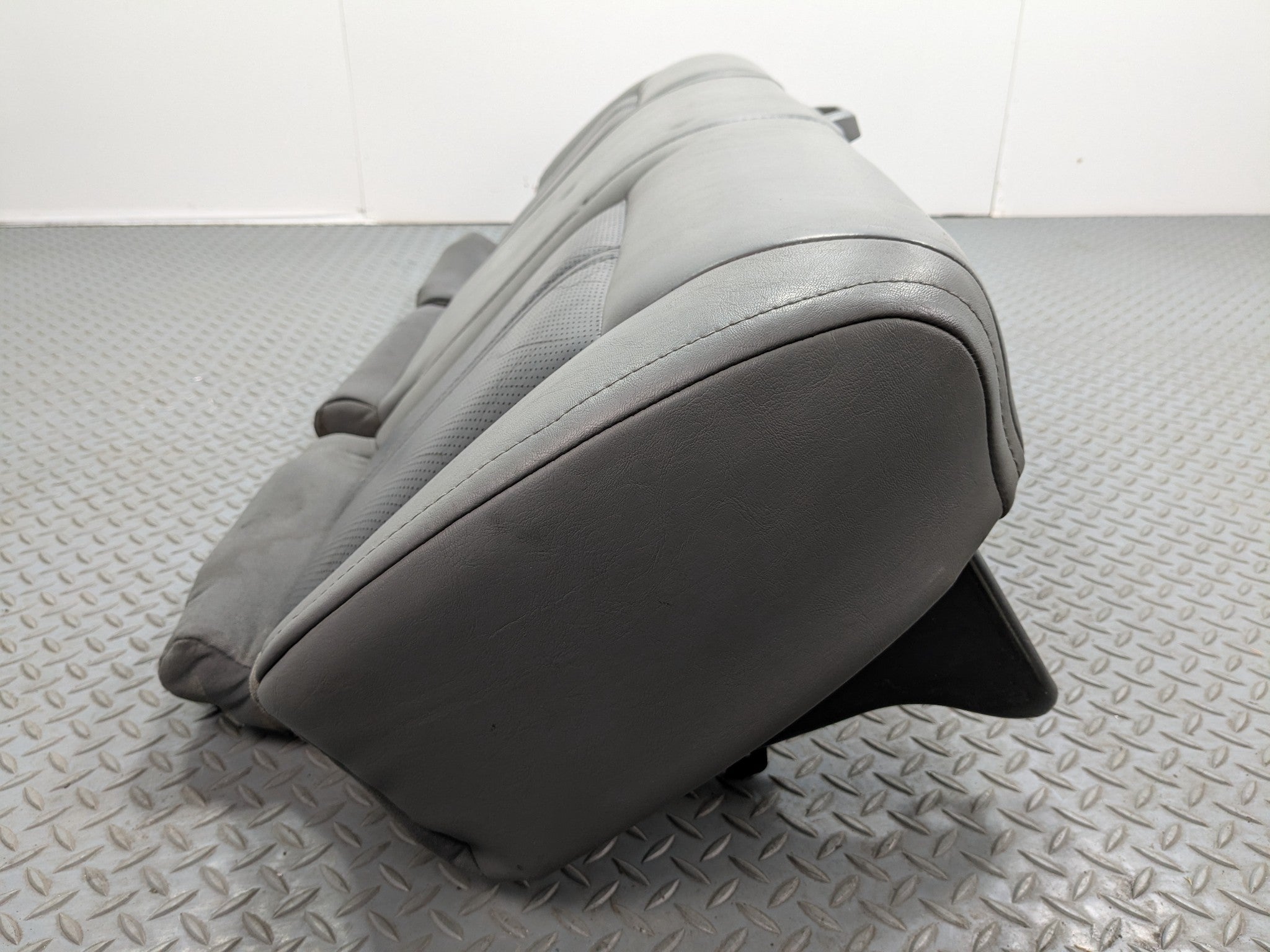 05 - 07 OEM JEEP GRAND CHEROKEE REAR LOWER SEAT CUSHION LEATHER BATTLESHIP GRAY