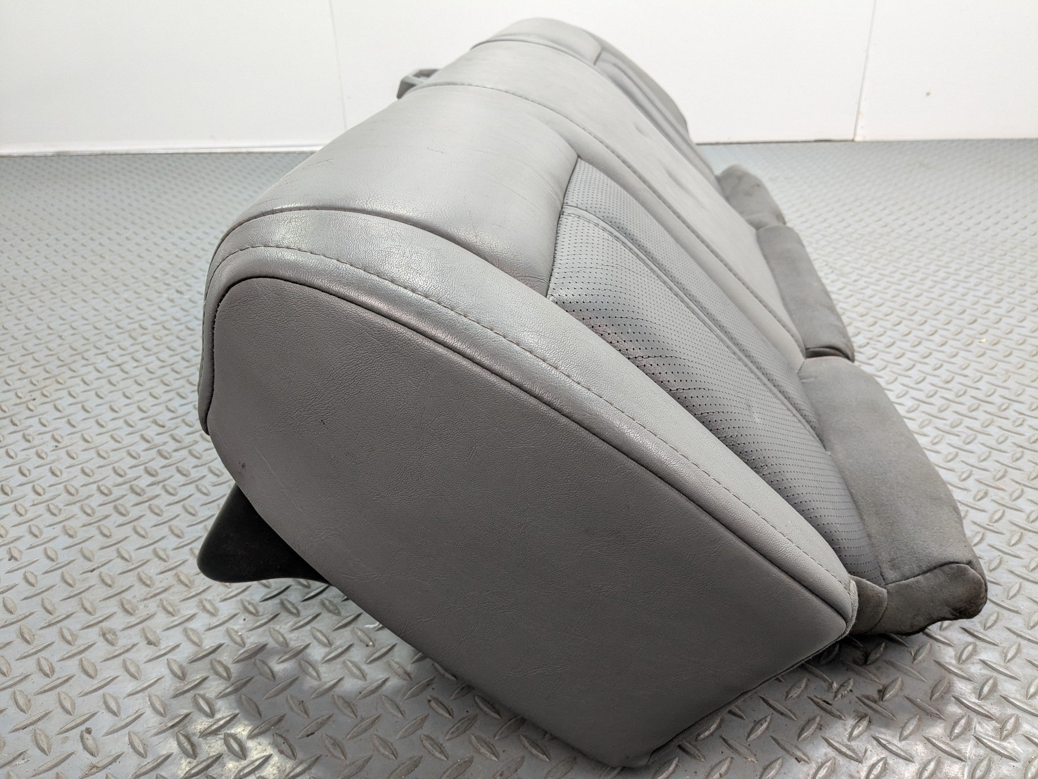 05 - 07 OEM JEEP GRAND CHEROKEE REAR LOWER SEAT CUSHION LEATHER BATTLESHIP GRAY