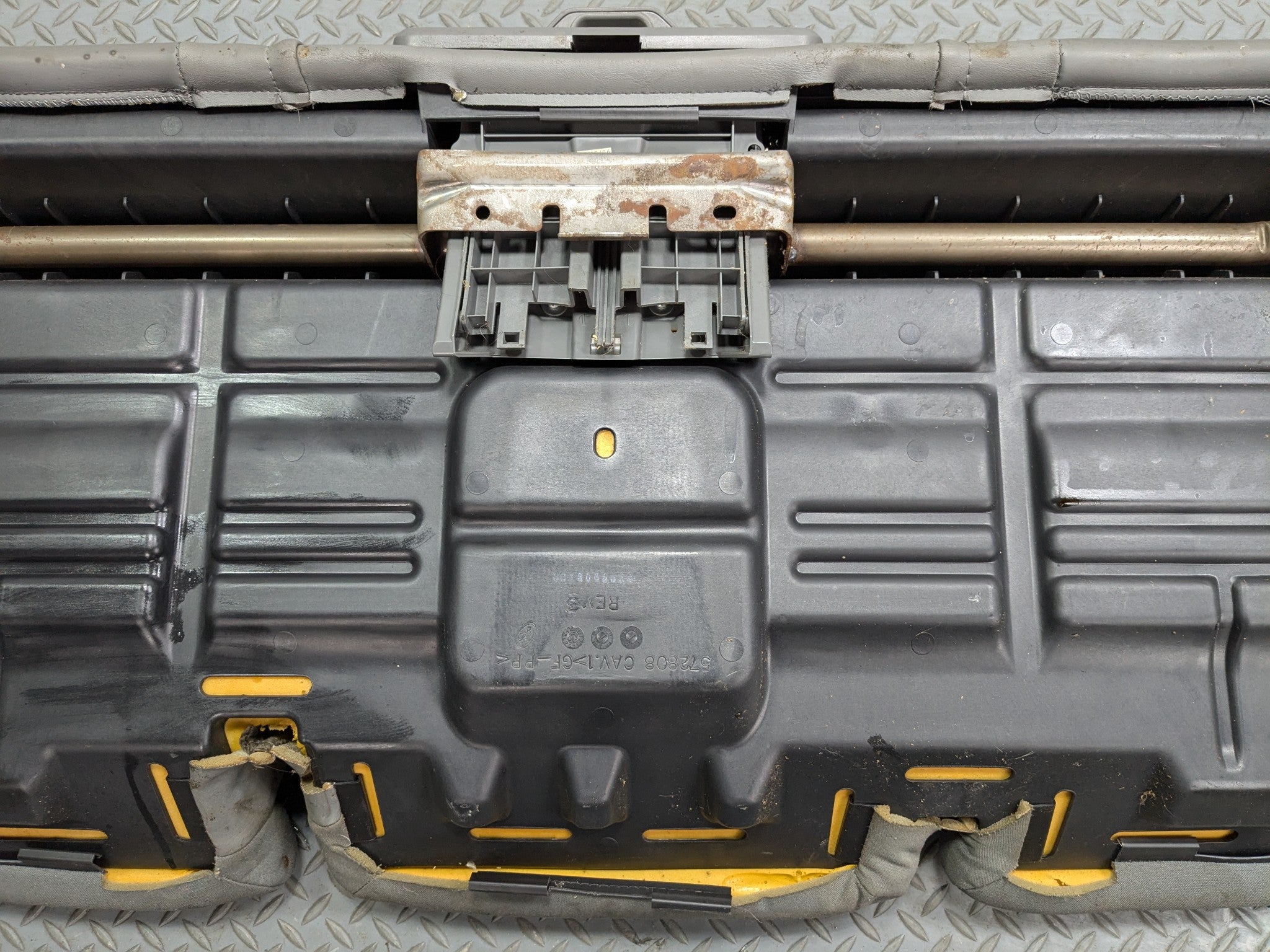 05 - 07 OEM JEEP GRAND CHEROKEE REAR LOWER SEAT CUSHION LEATHER BATTLESHIP GRAY