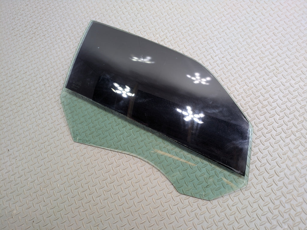 05 - 07 OEM CHRYSLER 300 FRONT RIGHT PASSENGER SIDE DOOR WINDOW GLASS GREEN TINT