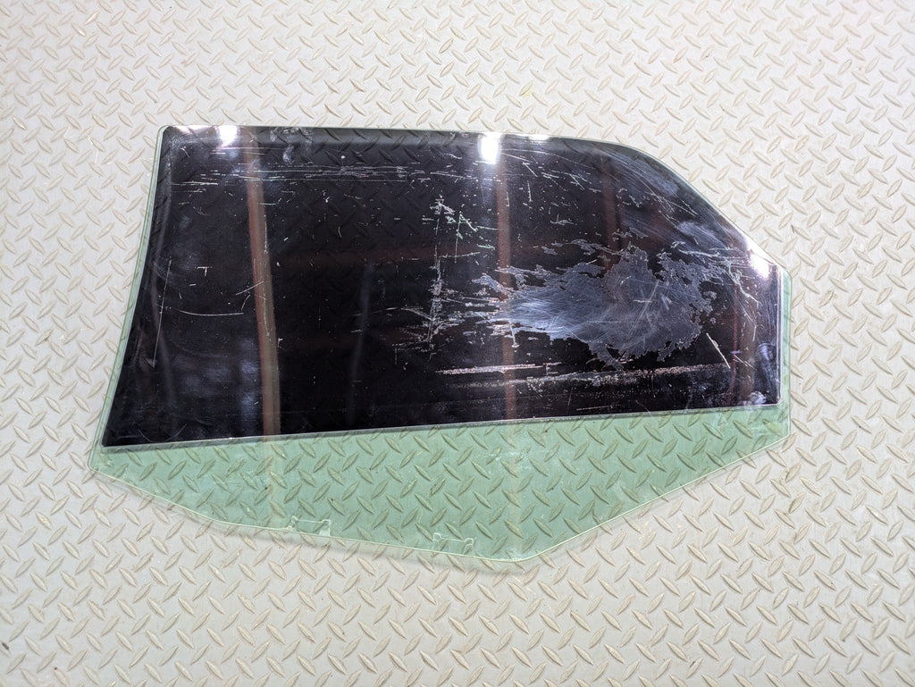 05 - 07 OEM CHRYSLER 300 REAR RIGHT PASSENGER SIDE DOOR WINDOW GLASS GREEN TINT