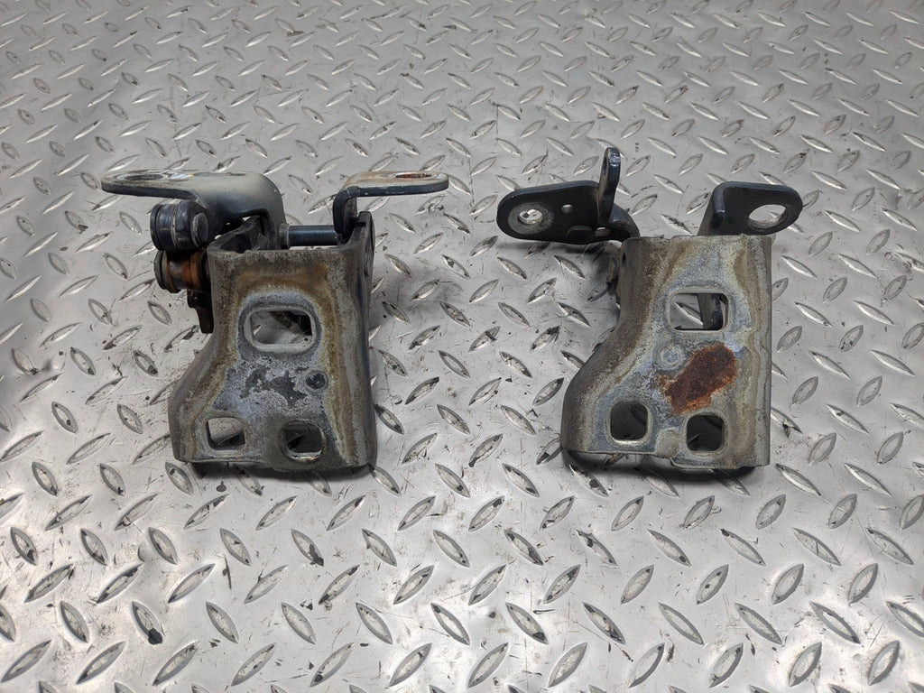 05 - 07 OEM CHRYSLER 300 FRONT RIGHT PASSENGER SIDE UPPER LOWER DOOR HINGE SET