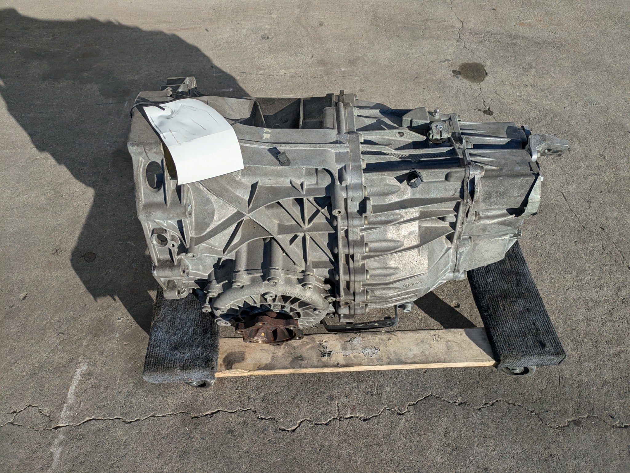 2004 - 2009 OEM AUDI A4 6 SPEED AUTOMATIC TRANSMISSION ASSEMBLY