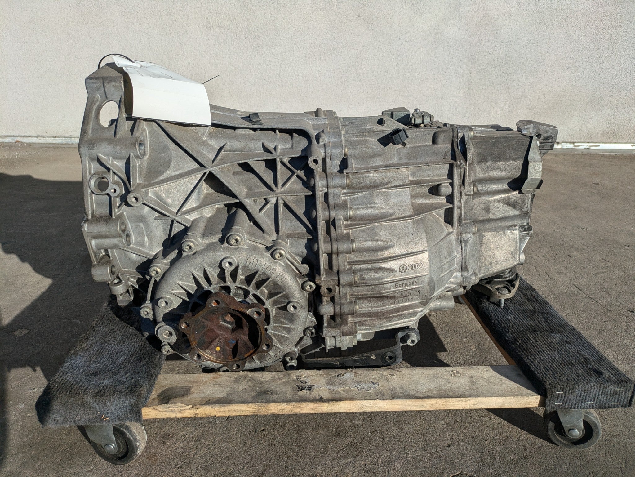 2004 - 2009 OEM AUDI A4 6 SPEED AUTOMATIC TRANSMISSION ASSEMBLY