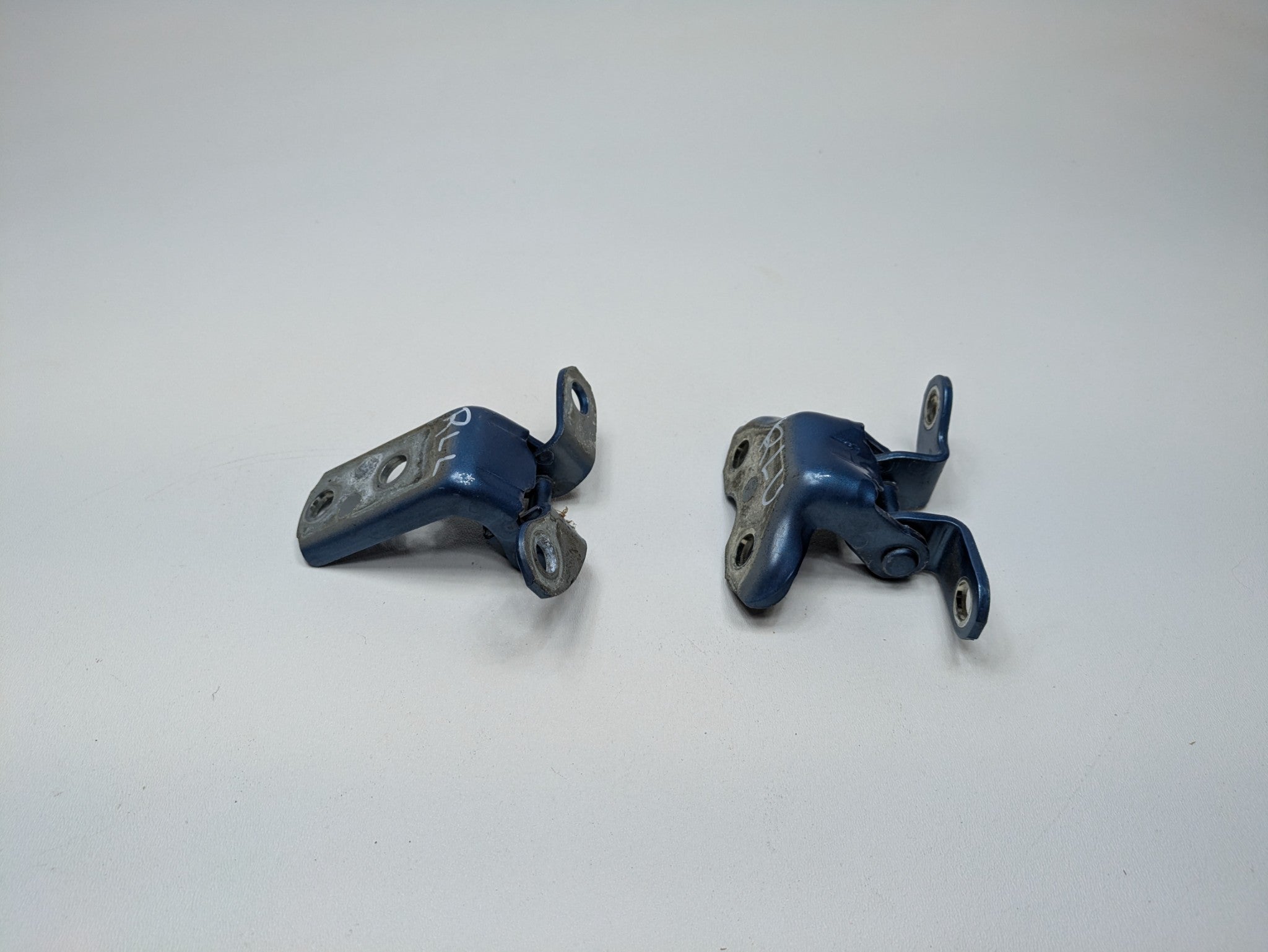 06 - 09 OEM TOYOTA PRIUS REAR RIGHT PASSENGER SIDE UPPER LOWER DOOR HINGE SET