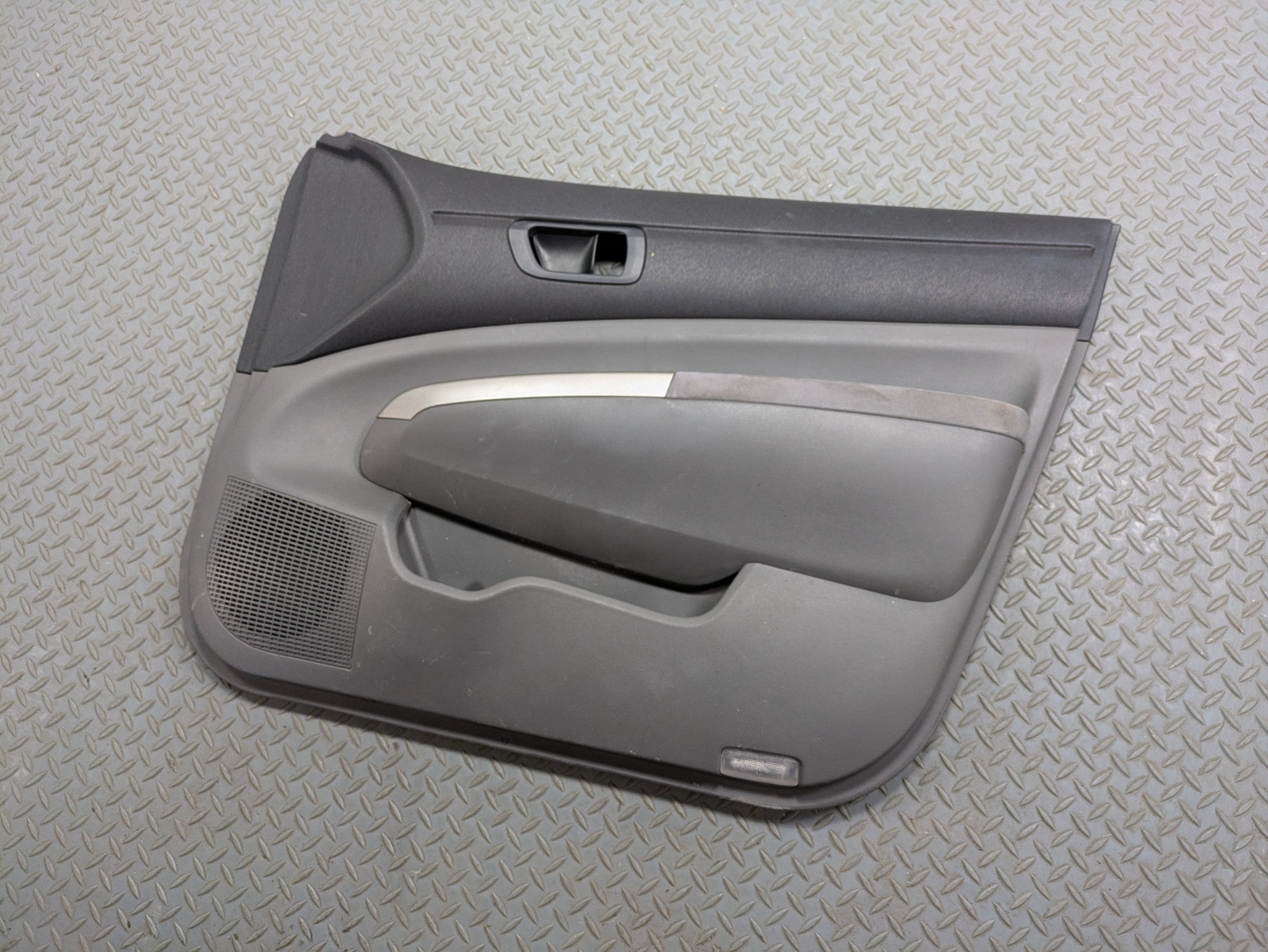 06 - 09 OEM TOYOTA PRIUS FRONT RIGHT PASSENGER SIDE DOOR TRIM PANEL SMOKEY GREY