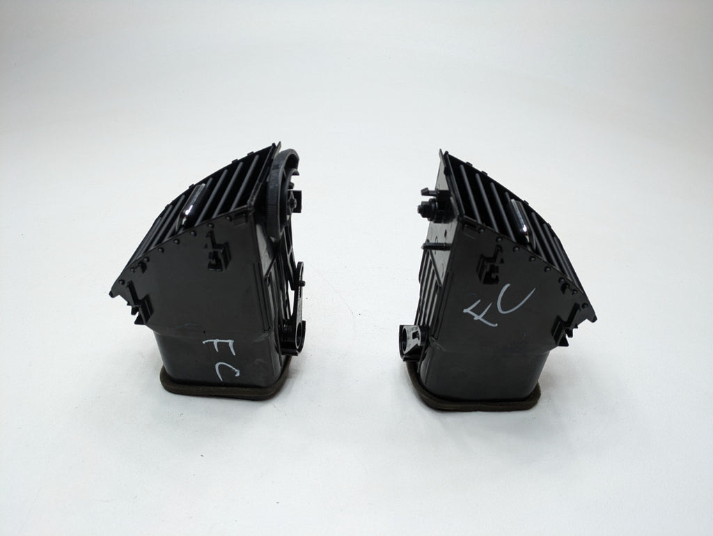 06 - 09 OEM TOYOTA PRIUS FRONT CENTER DASH AIR CONDITIONING HEATER VENT GRILLE