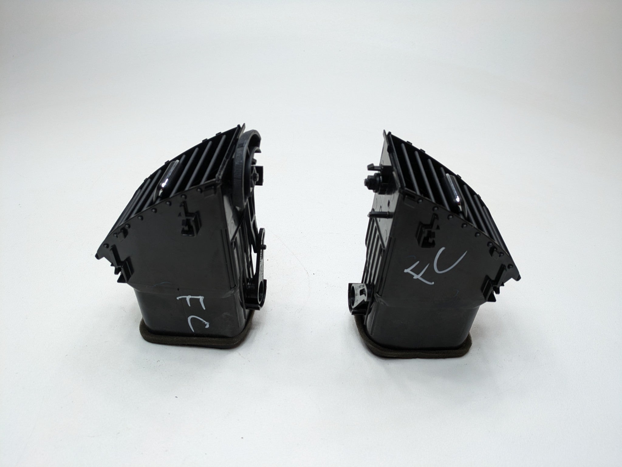 06 - 09 OEM TOYOTA PRIUS FRONT CENTER DASH AIR CONDITIONING HEATER VENT GRILLE