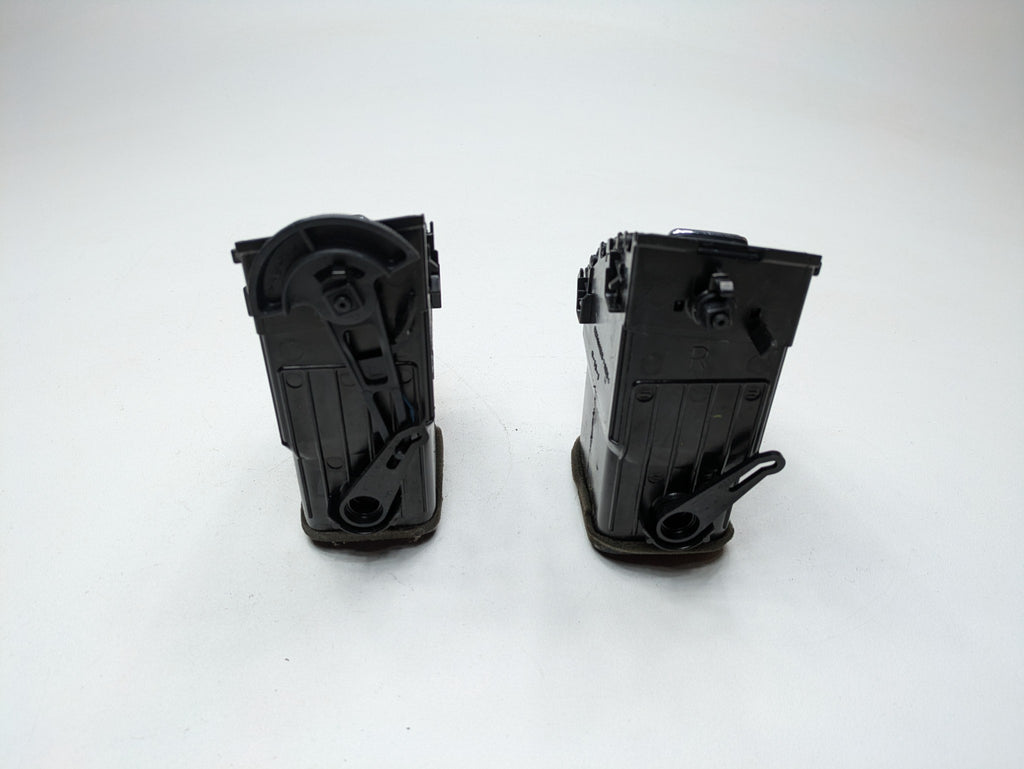 06 - 09 OEM TOYOTA PRIUS FRONT CENTER DASH AIR CONDITIONING HEATER VENT GRILLE