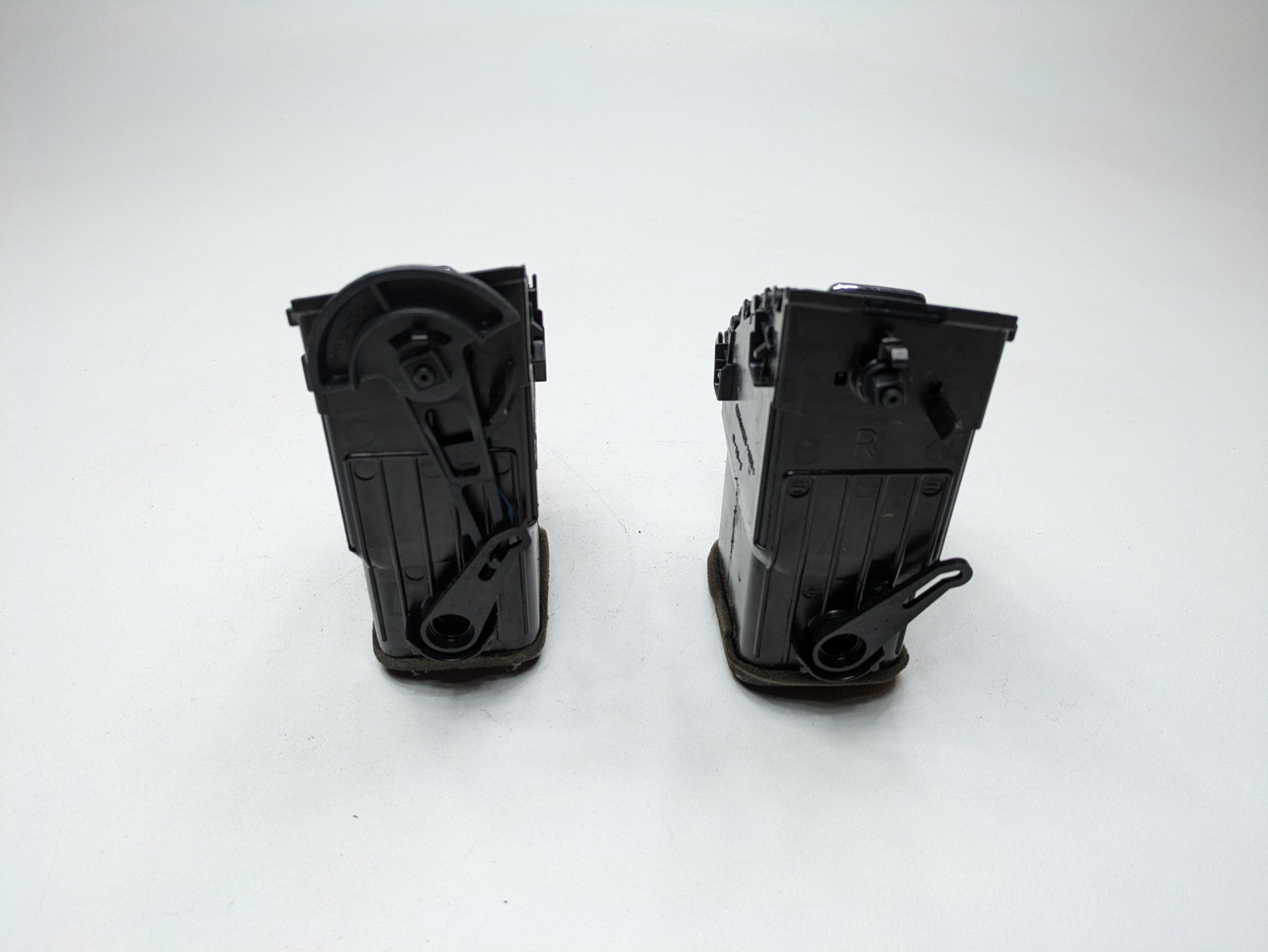 06 - 09 OEM TOYOTA PRIUS FRONT CENTER DASH AIR CONDITIONING HEATER VENT GRILLE