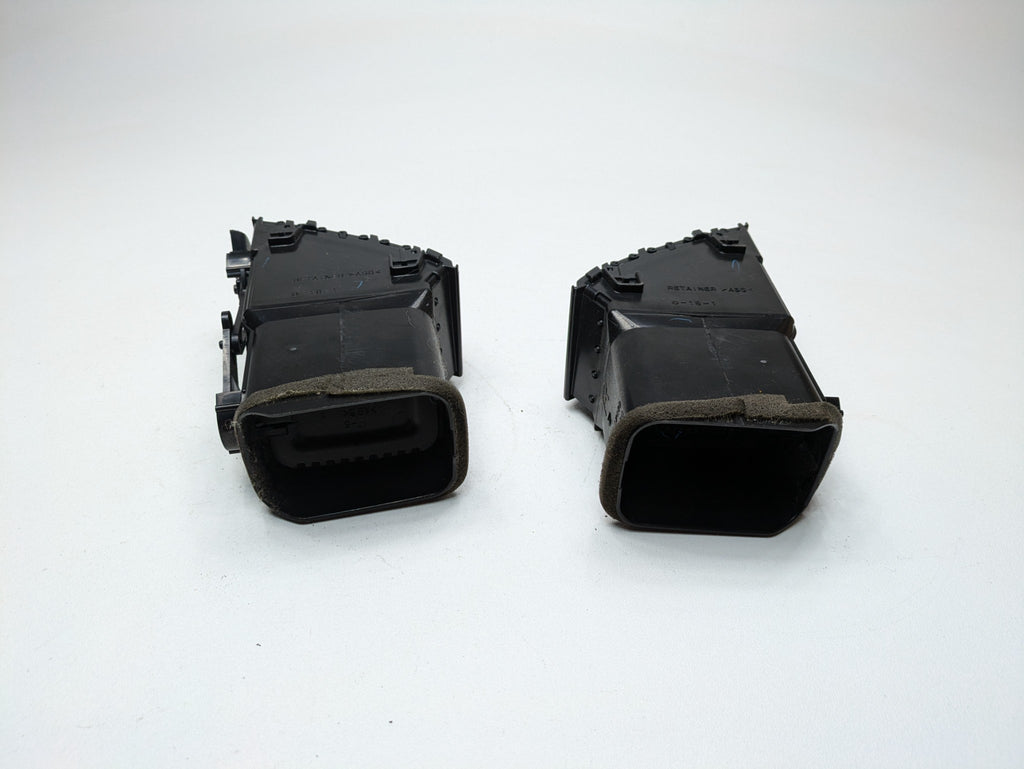 06 - 09 OEM TOYOTA PRIUS FRONT CENTER DASH AIR CONDITIONING HEATER VENT GRILLE