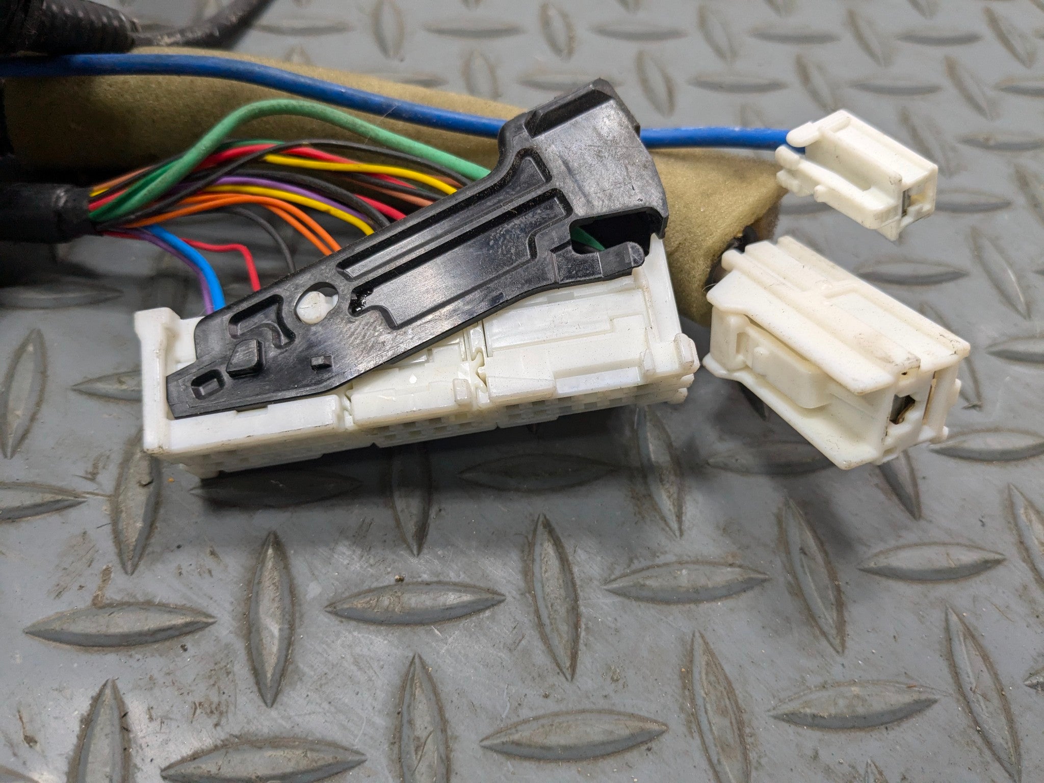 06 - 09 OEM TOYOTA PRIUS INTERIOR HOOD WIRE WIRING HARNESS CABLE AND CONNECTOR