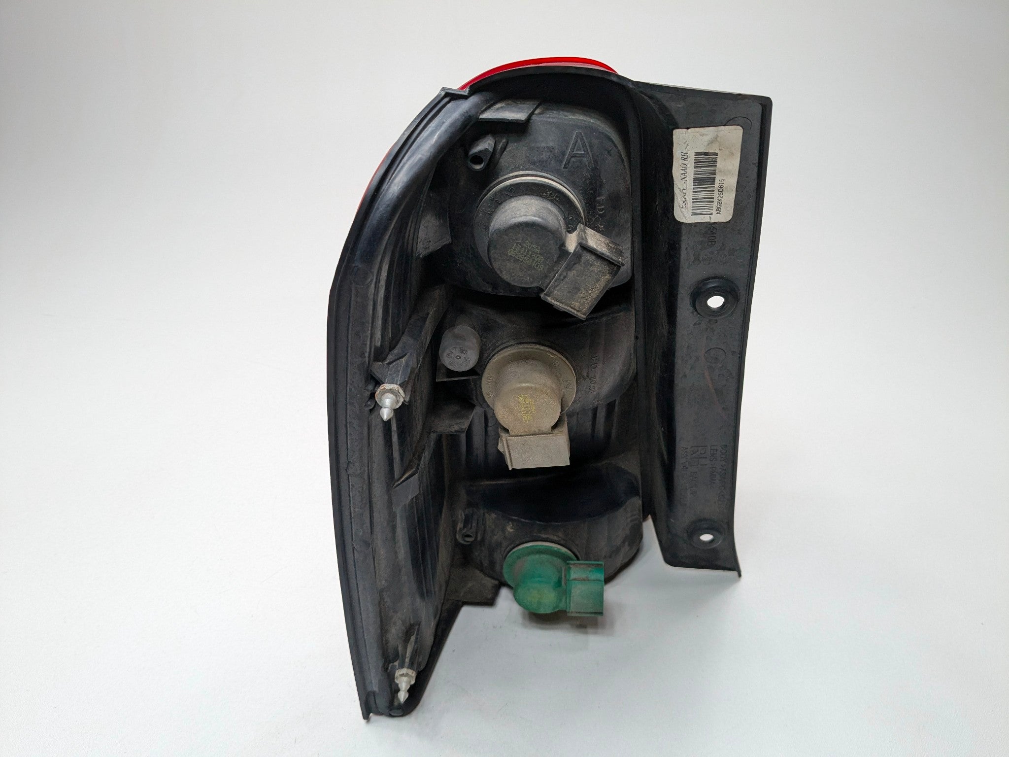 2005 - 2007 OEM FORD ESCAPE REAR RIGHT PASSENGER SIDE TAIL LIGHT ASSEMBLY