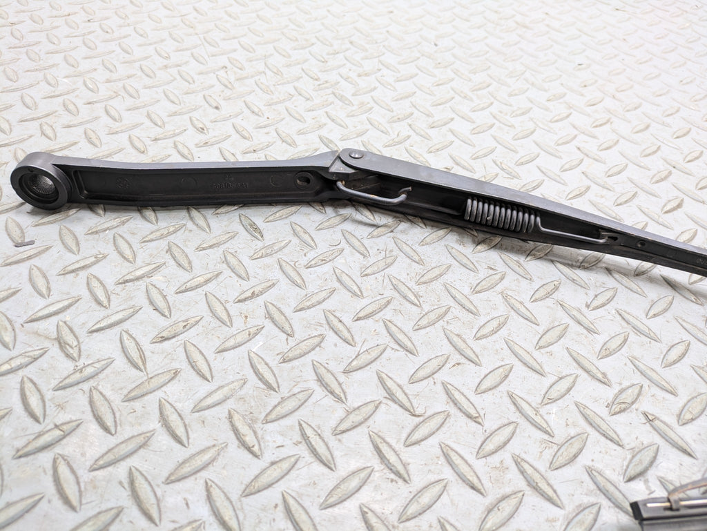05 - 07 OEM FORD ESCAPE FRONT LEFT DRIVER SIDE WINDSHIELD WIPER ARM WITH BLADE