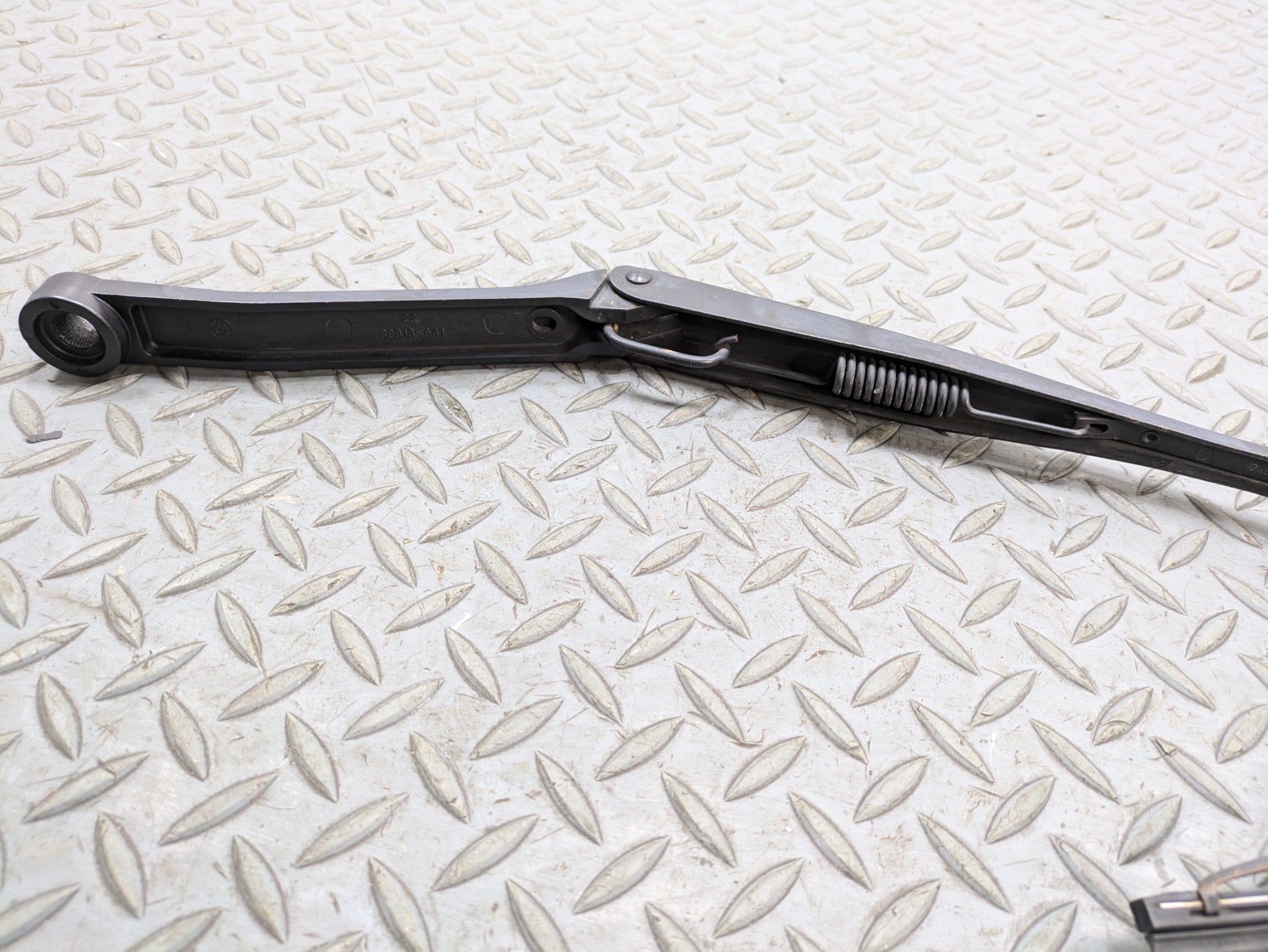 05 - 07 OEM FORD ESCAPE FRONT LEFT DRIVER SIDE WINDSHIELD WIPER ARM WITH BLADE
