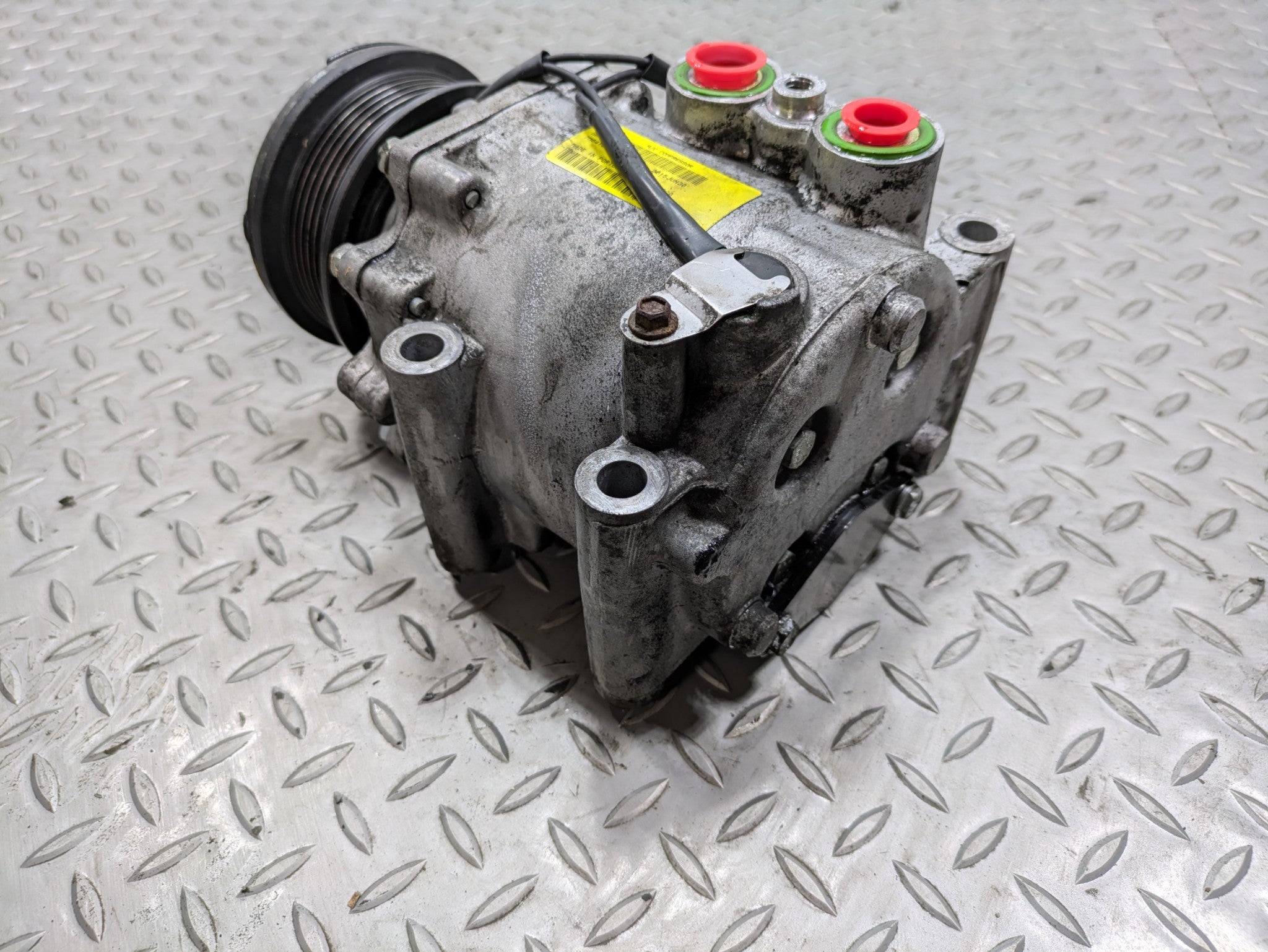 05 - 07 OEM FORD ESCAPE AIR CONDITIONING COMPRESSOR 2.3L VIN H 8TH DIGIT HYBRID