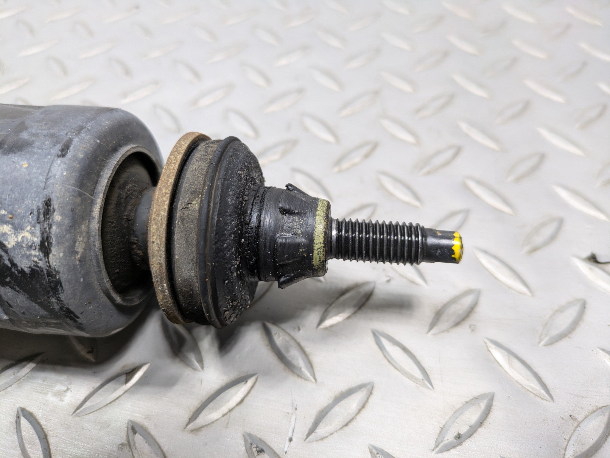 2005 - 2007 OEM FORD ESCAPE REAR RIGHT PASSENGER SIDE SUSPENSION SHOCK STRUT