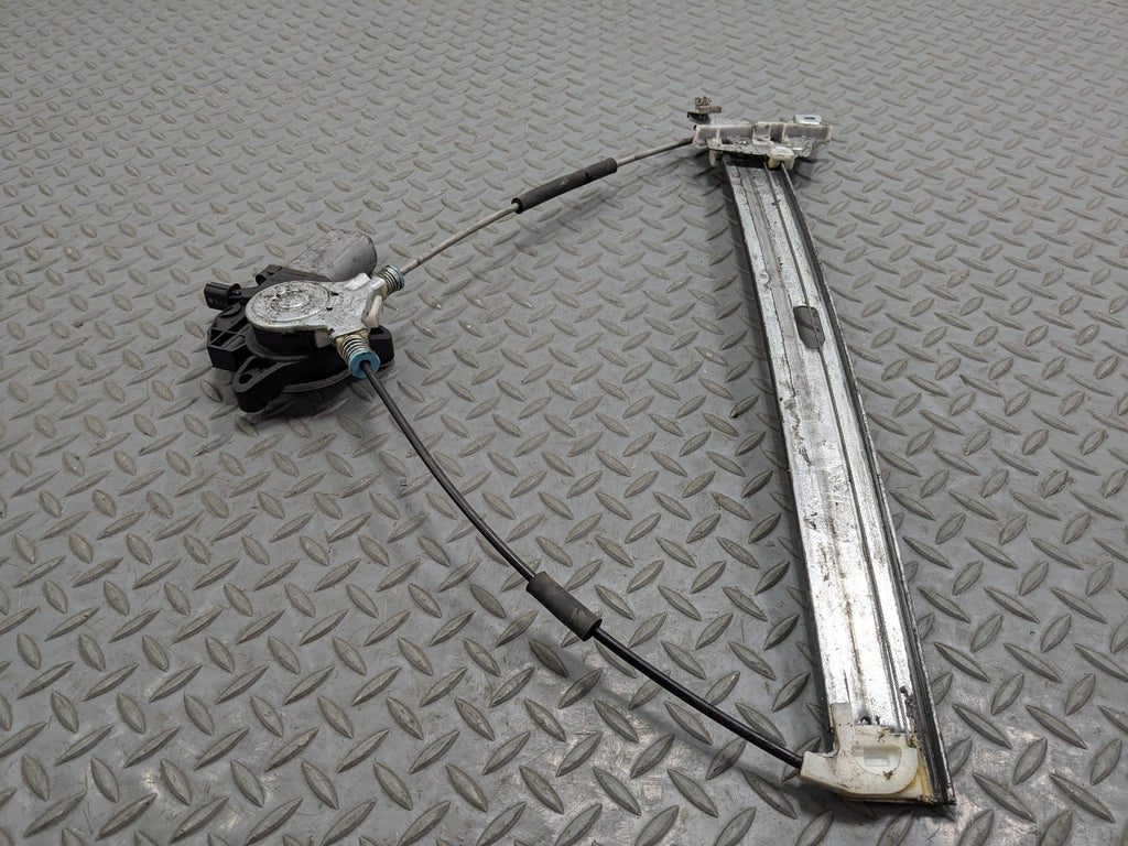 05 - 07 OEM FORD ESCAPE FRONT LEFT SIDE ELECTRIC DOOR REGULATOR WITH MOTOR