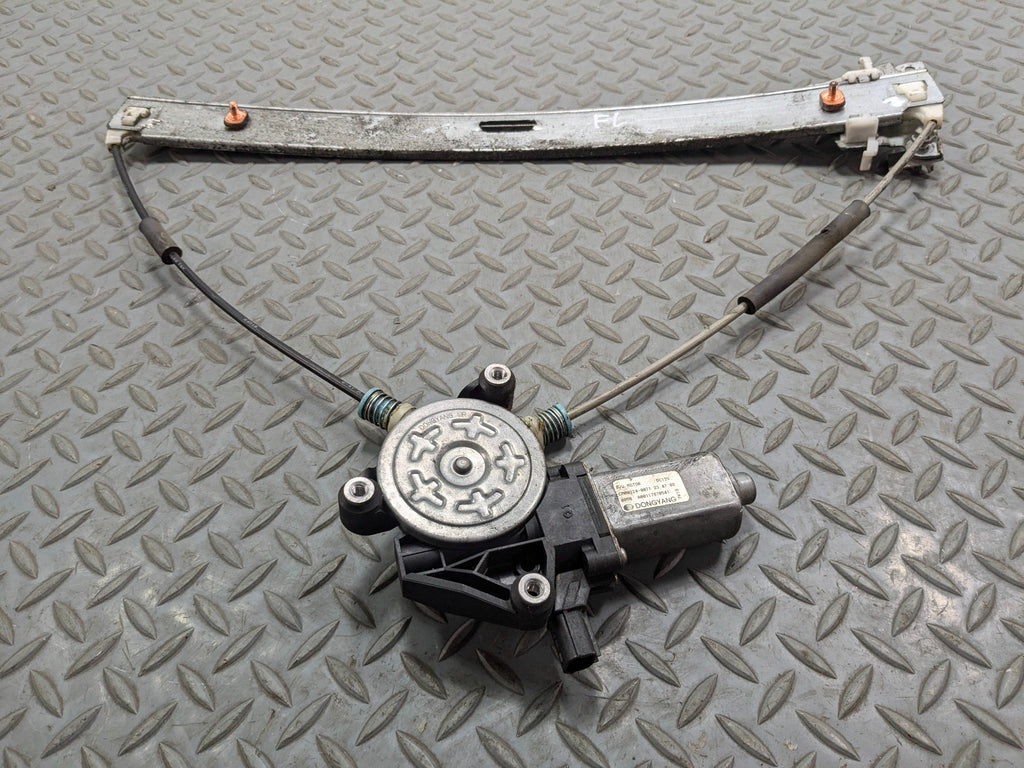 05 - 07 OEM FORD ESCAPE FRONT LEFT SIDE ELECTRIC DOOR REGULATOR WITH MOTOR