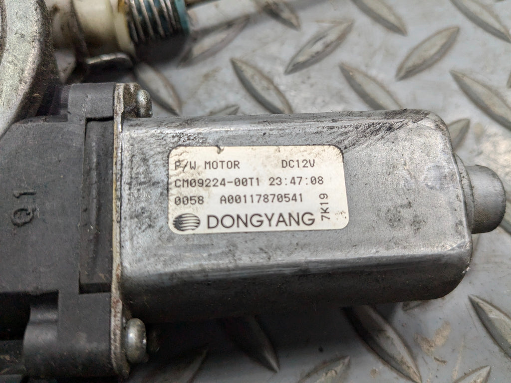 05 - 07 OEM FORD ESCAPE FRONT LEFT SIDE ELECTRIC DOOR REGULATOR WITH MOTOR