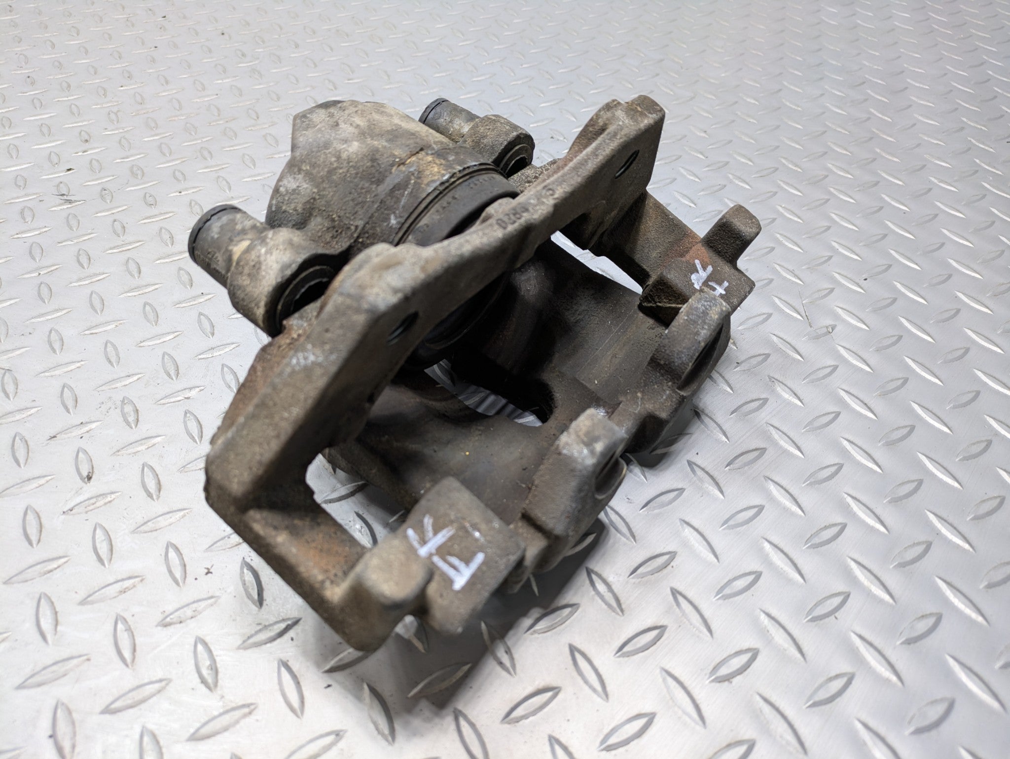 05 - 07 OEM FORD ESCAPE FRONT RIGHT BRAKE CALIPER ASSEMBLY 2.3L VIN H 8TH DIGIT