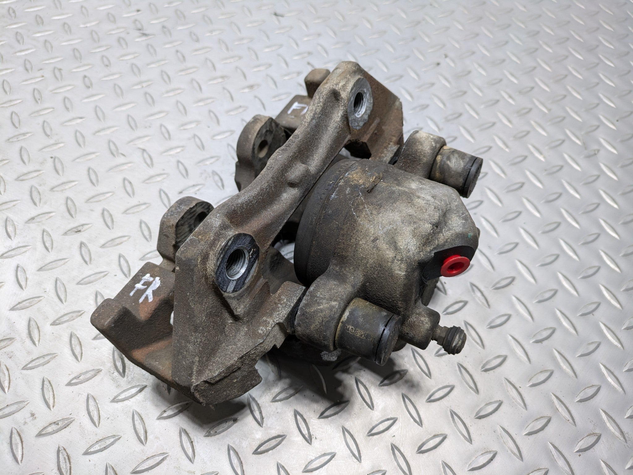 05 - 07 OEM FORD ESCAPE FRONT RIGHT BRAKE CALIPER ASSEMBLY 2.3L VIN H 8TH DIGIT
