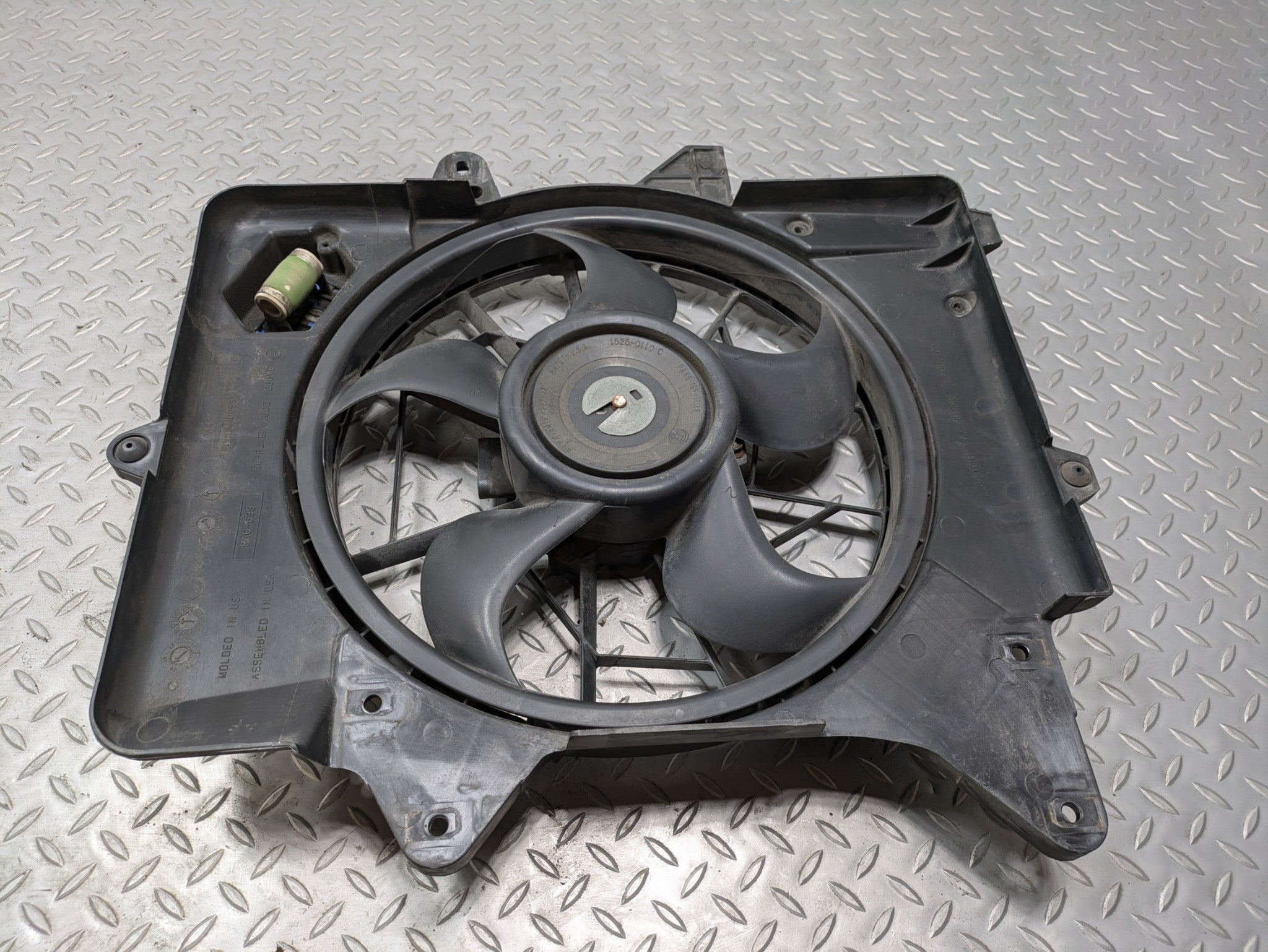 2005 - 2007 OEM FORD ESCAPE RIGHT SIDE ELECTRIC COOLING MOTOR FAN WITH SHROUD