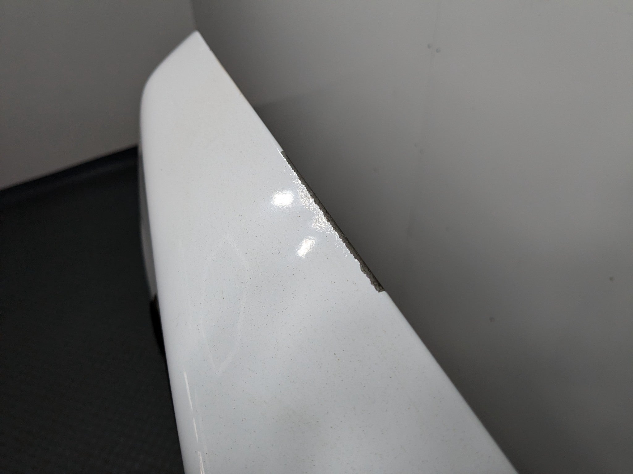 2005 - 2007 OEM FORD ESCAPE TAILGATE LIFTGATE SHELL PANEL ASSEMBLY WHITE