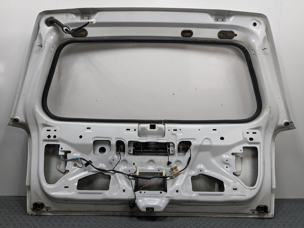 2005 - 2007 OEM FORD ESCAPE TAILGATE LIFTGATE SHELL PANEL ASSEMBLY WHITE