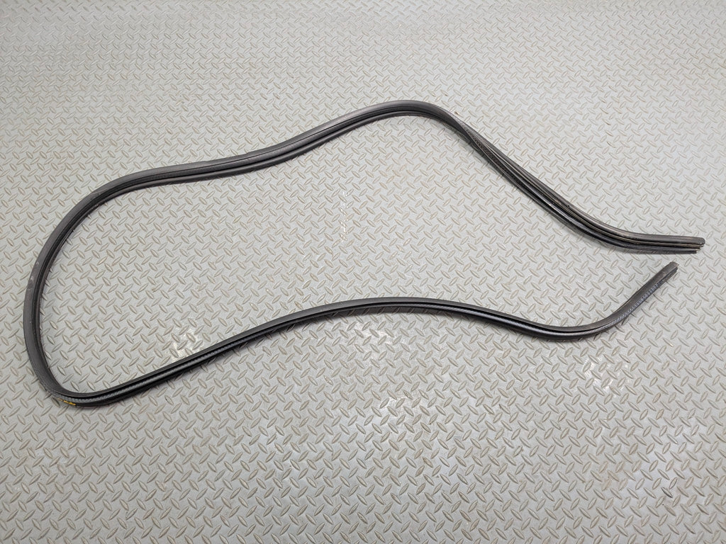 2005 - 2007 OEM FORD ESCAPE REAR RIGHT PASSENGER SIDE WEATHER STRIPPING