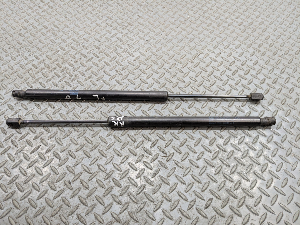 05 - 07 OEM FORD ESCAPE REAR LEFT AND RIGHT SIDE TRUNK HATCH LIFT SUPPORT STRUT