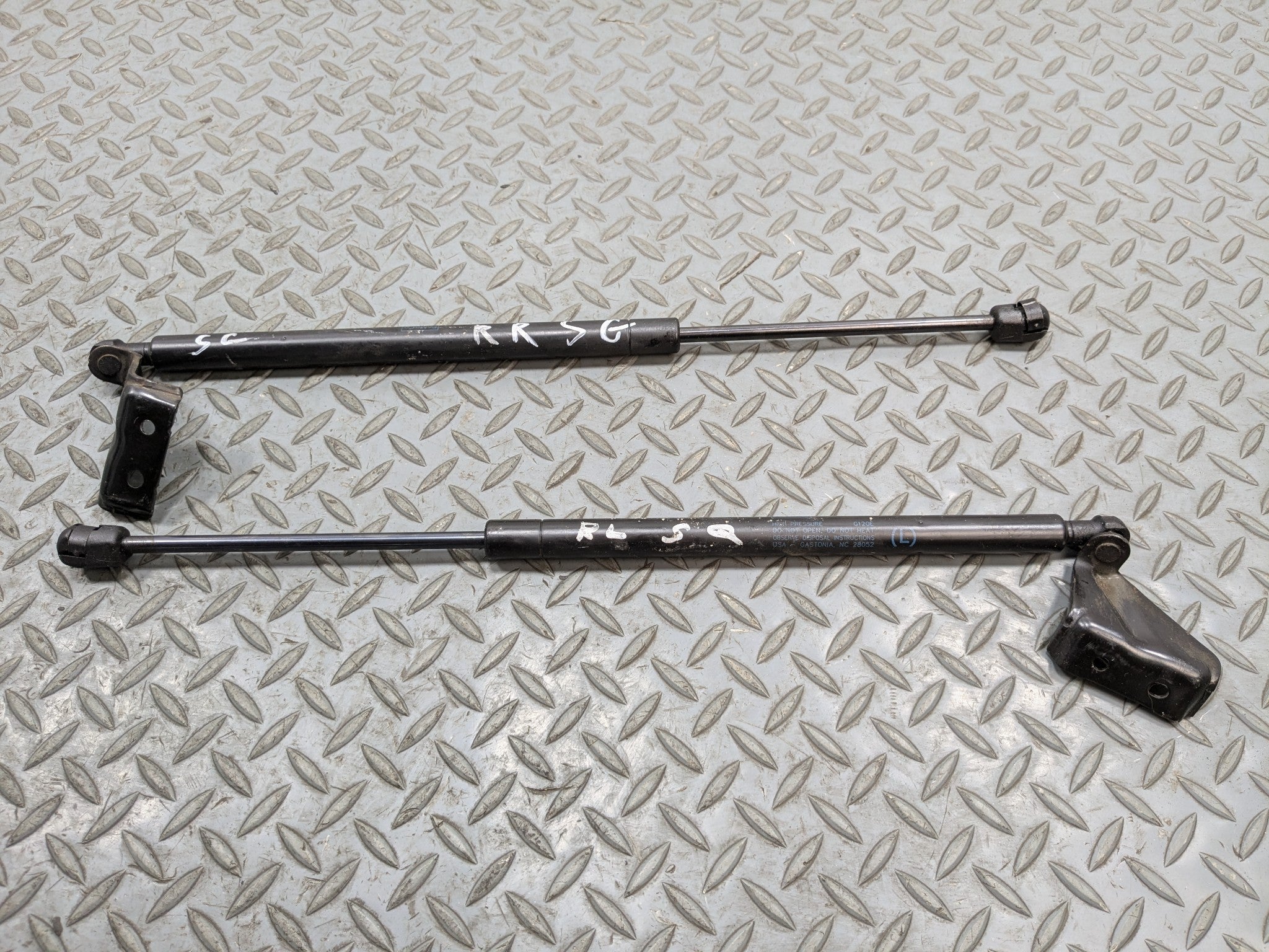 2005 - 2007 OEM FORD ESCAPE REAR TRUNK LIFTGATE GLASS SHOCK STRUT SUPPORT SET