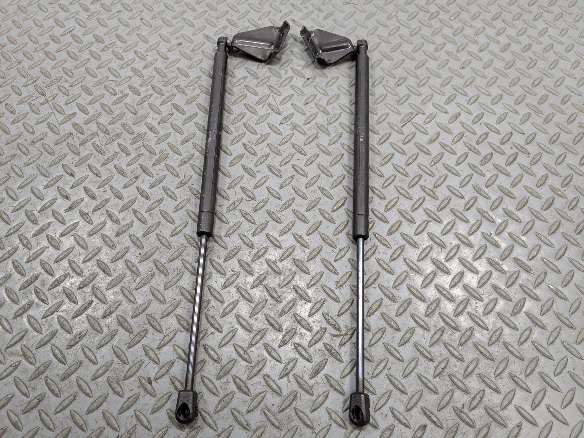 2005 - 2007 OEM FORD ESCAPE REAR TRUNK LIFTGATE GLASS SHOCK STRUT SUPPORT SET