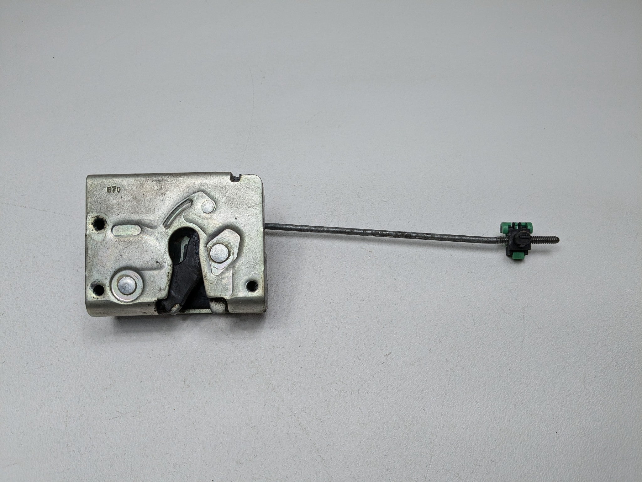 2005 - 2007 OEM FORD ESCAPE REAR TRUNK LID LIFTGATE LOCK LATCH ACTUATOR