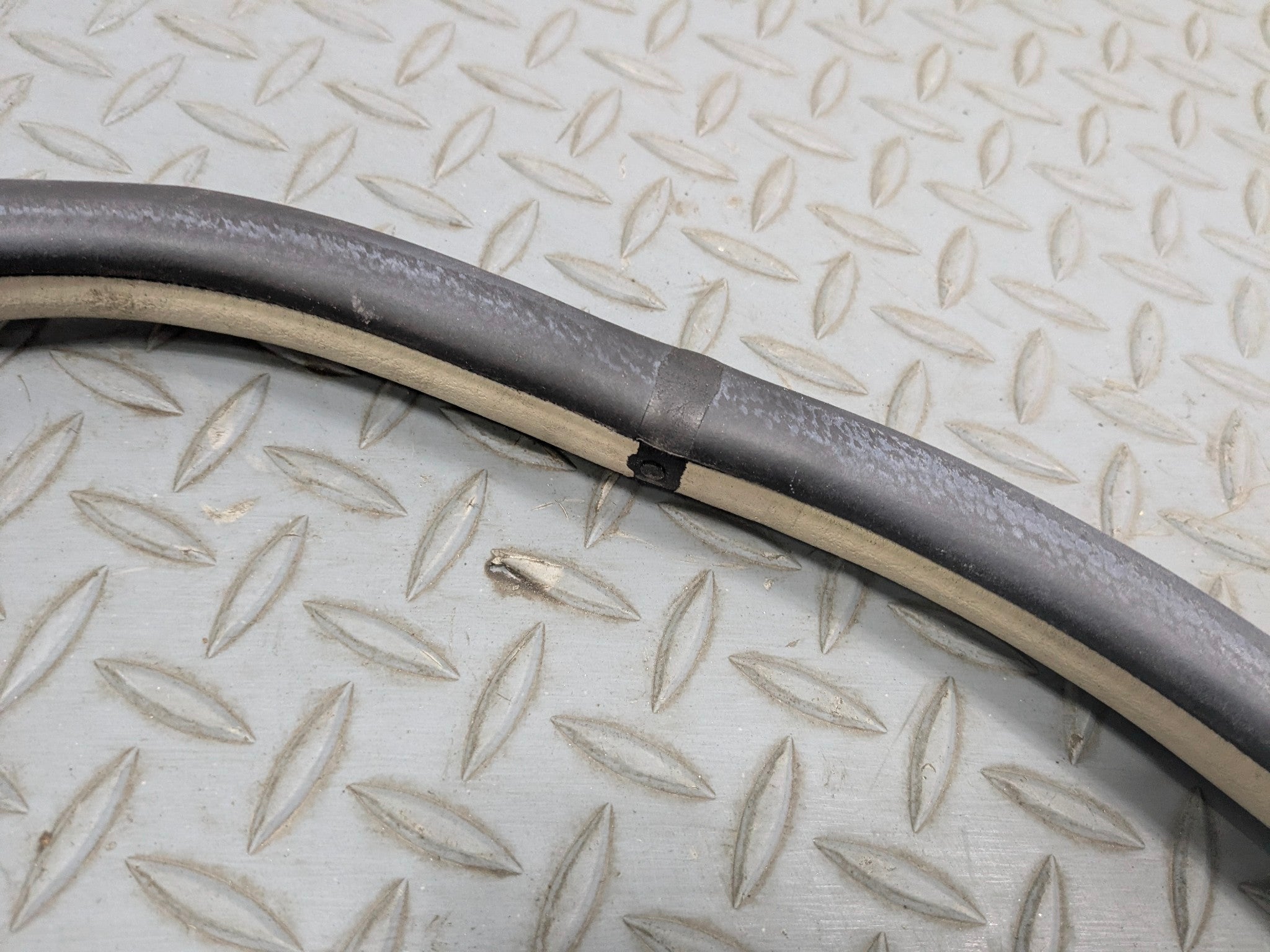 2009 - 2011 OEM NISSAN MAXIMA FRONT LEFT DRIVER SIDE DOOR WEATHER STRIPPING