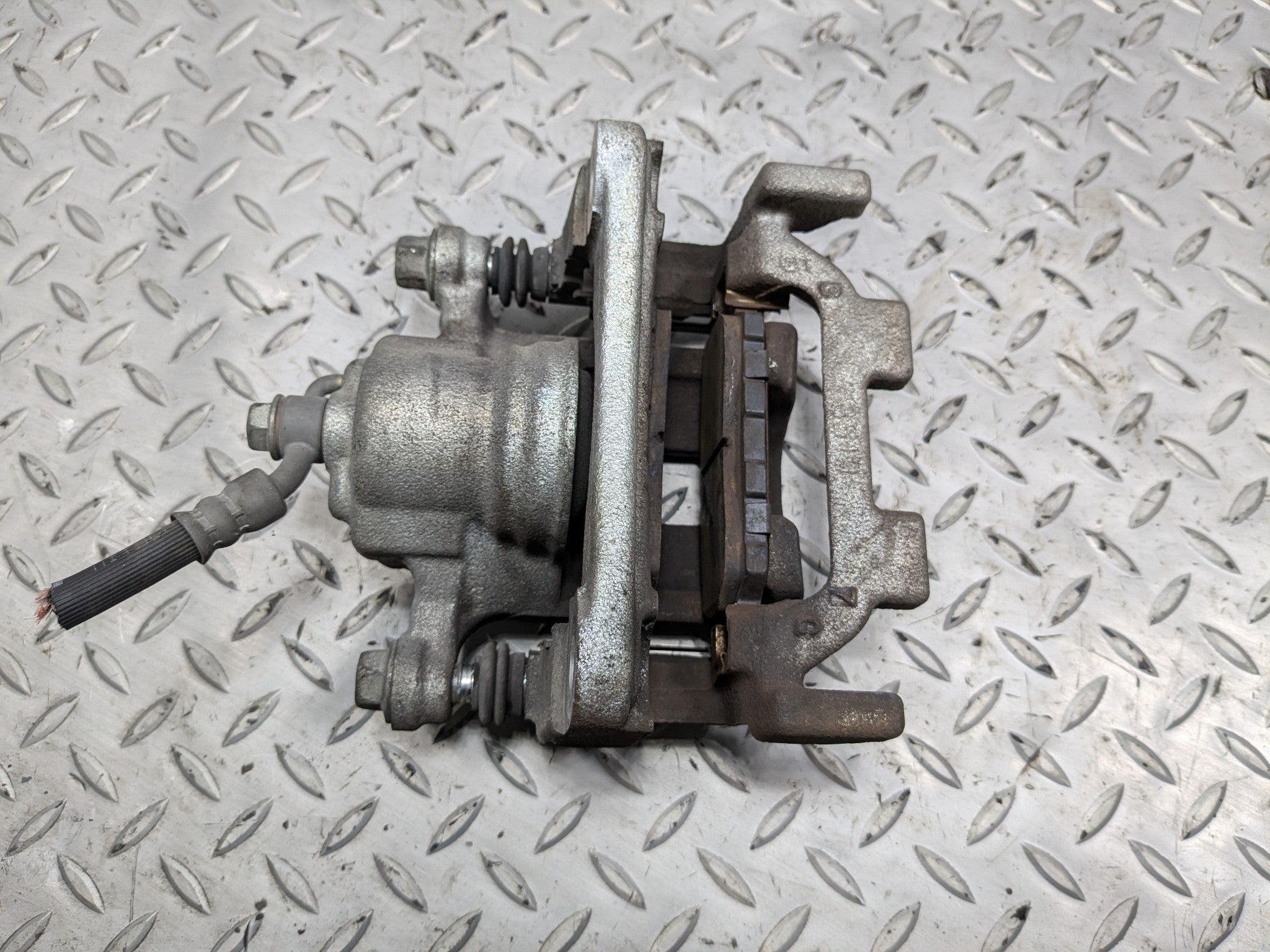 2009 - 2011 OEM NISSAN MAXIMA REAR RIGHT PASSENGER SIDE BRAKE CALIPER ASSEMBLY