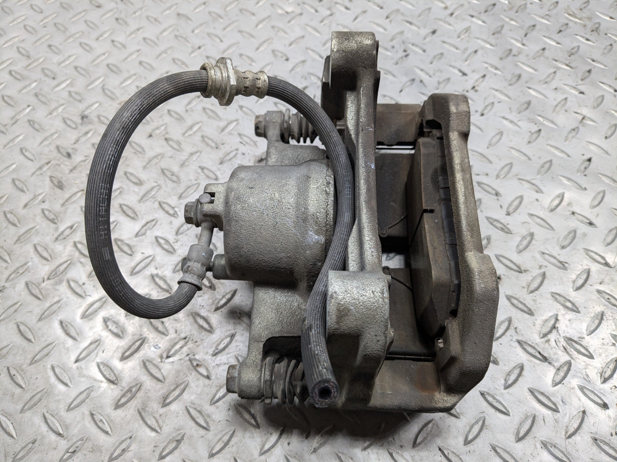 2009 - 2011 OEM NISSAN MAXIMA FRONT LEFT DRIVER SIDE BRAKE CALIPER ASSEMBLY