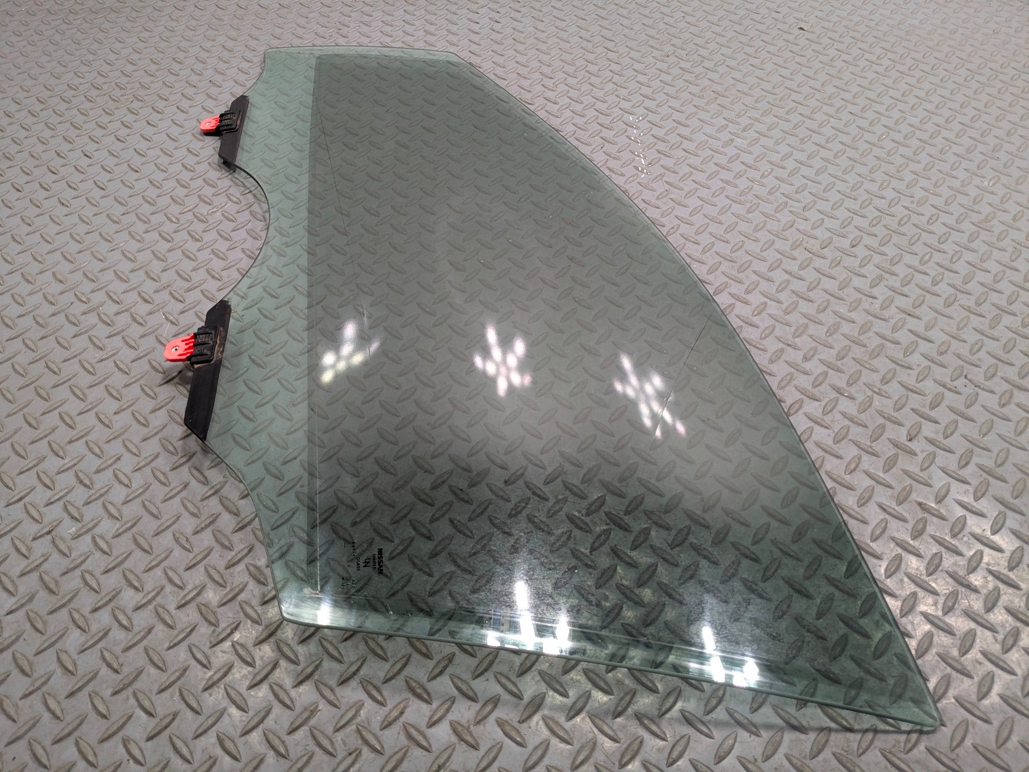 2009 - 2011 OEM NISSAN MAXIMA FRONT LEFT DRIVER SIDE DOOR WINDOW GLASS