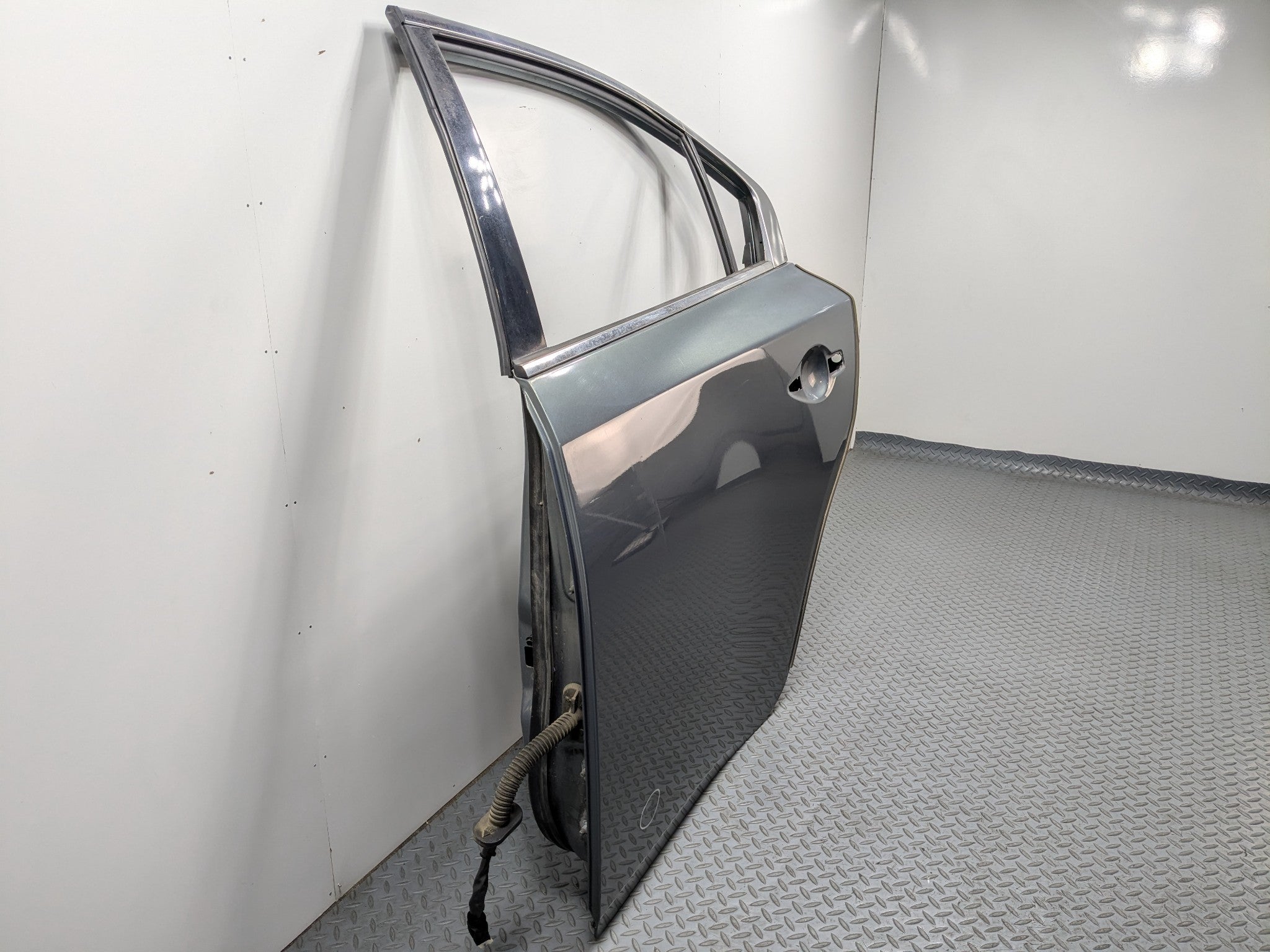 09 - 11 OEM NISSAN MAXIMA REAR LEFT DRIVER SIDE DOOR SHELL PANEL METALLIC GRAY