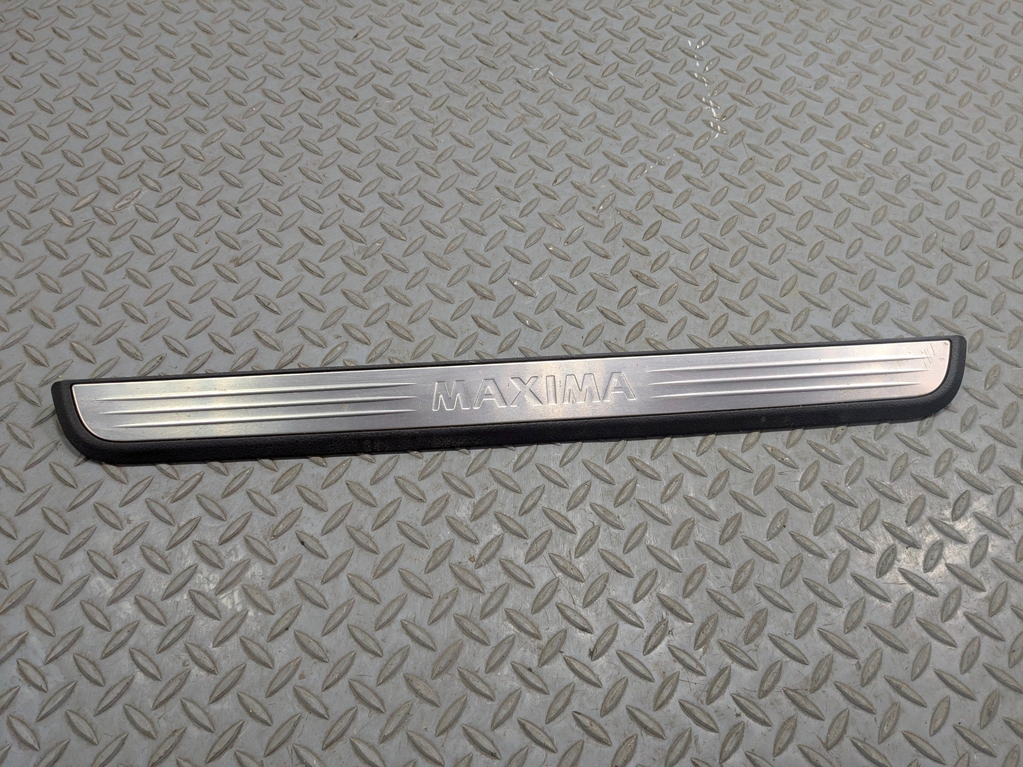 2009 - 2011 OEM NISSAN MAXIMA FRONT LEFT DRIVER SIDE DOOR SILL PLATE TRIM