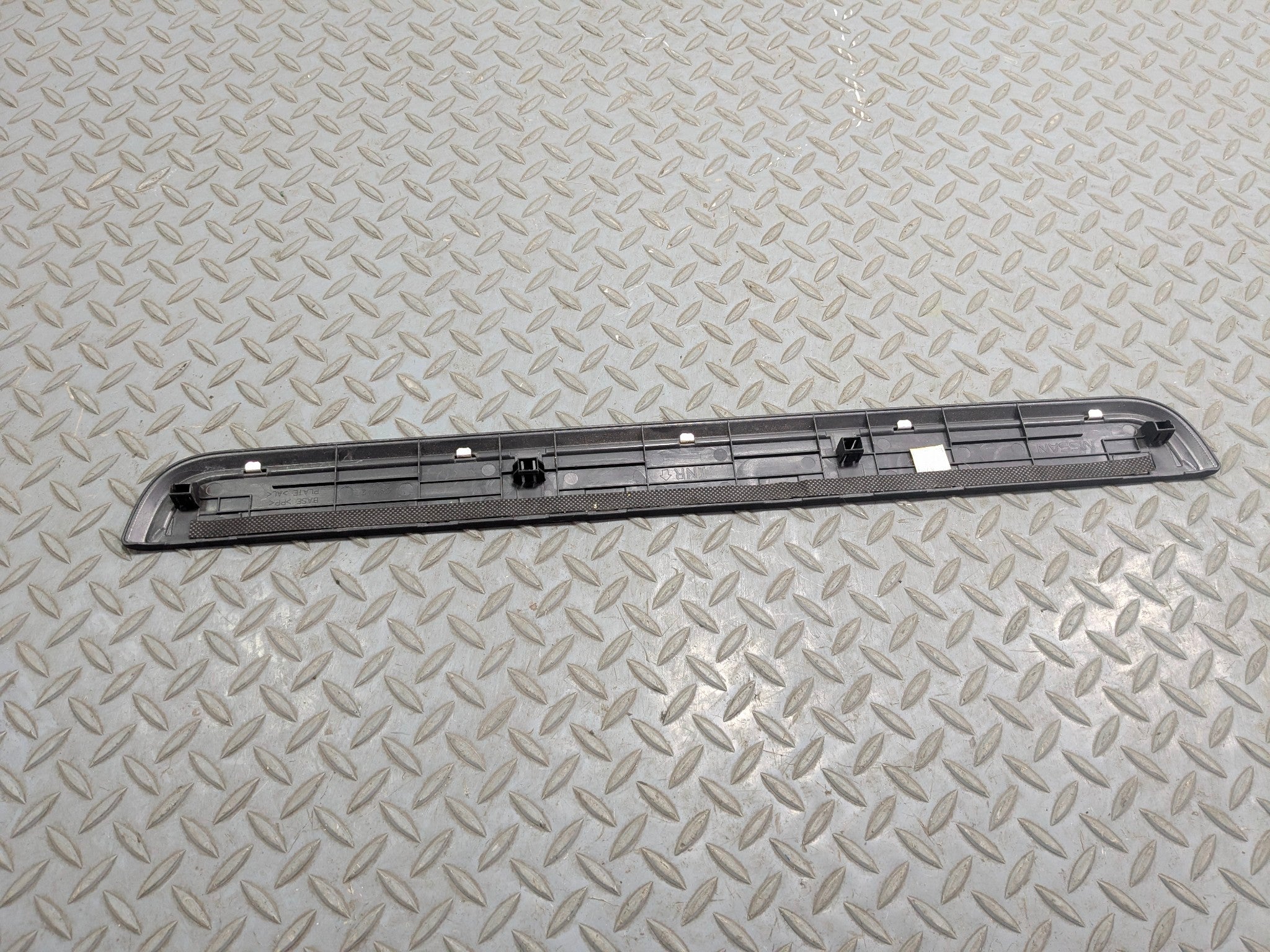 2009 - 2011 OEM NISSAN MAXIMA FRONT LEFT DRIVER SIDE DOOR SILL PLATE TRIM
