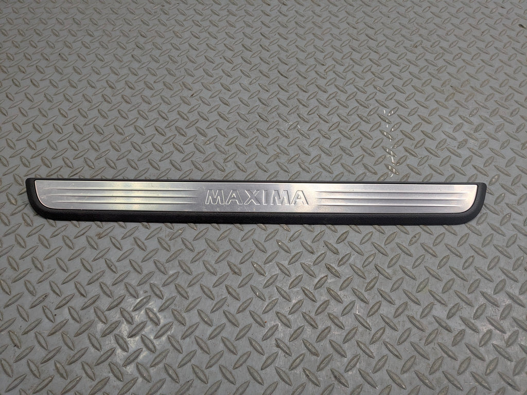 2009 - 2011 OEM NISSAN MAXIMA FRONT RIGHT PASSENGER SIDE DOOR SILL PLATE TRIM