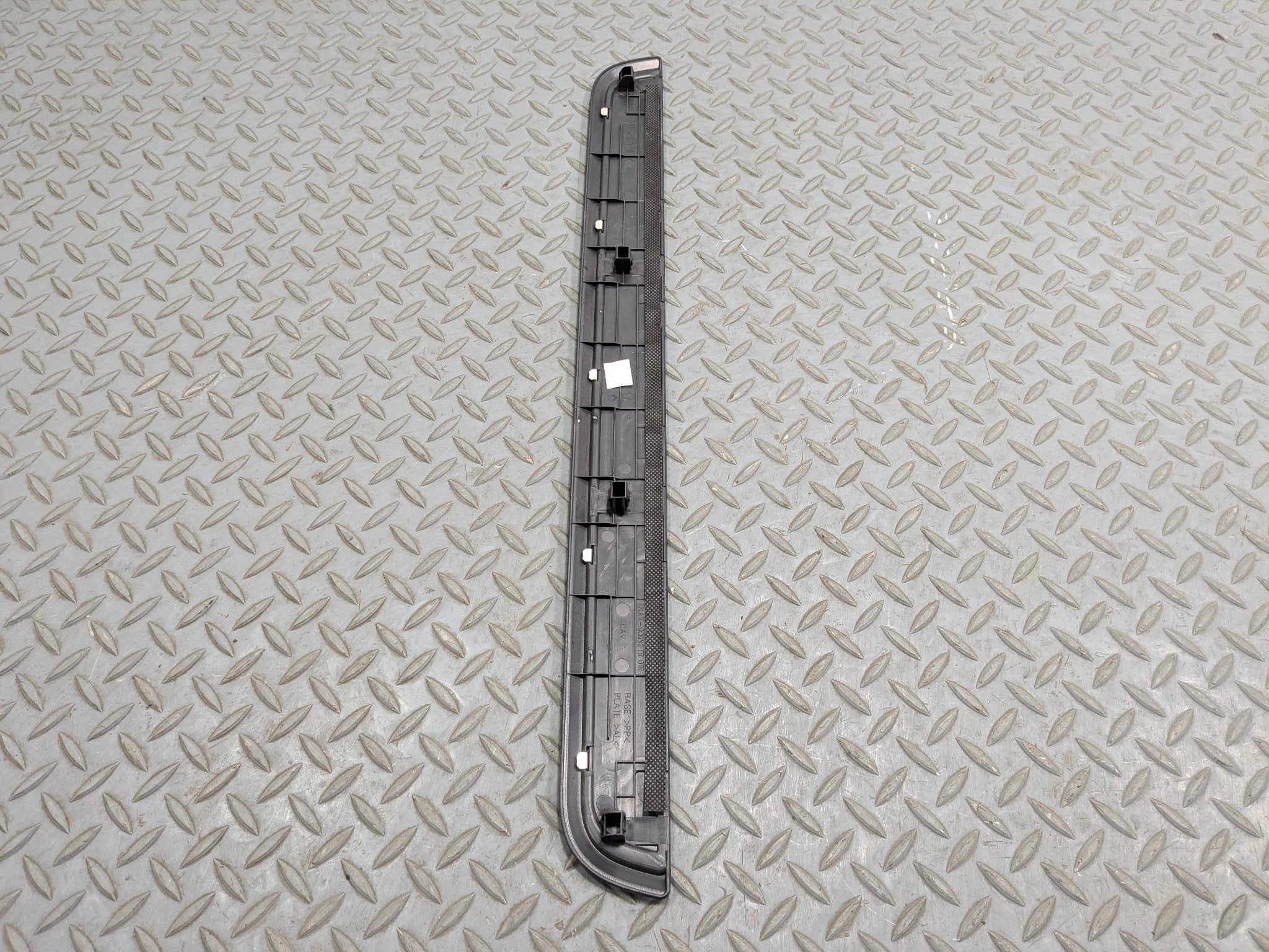 2009 - 2011 OEM NISSAN MAXIMA FRONT RIGHT PASSENGER SIDE DOOR SILL PLATE TRIM