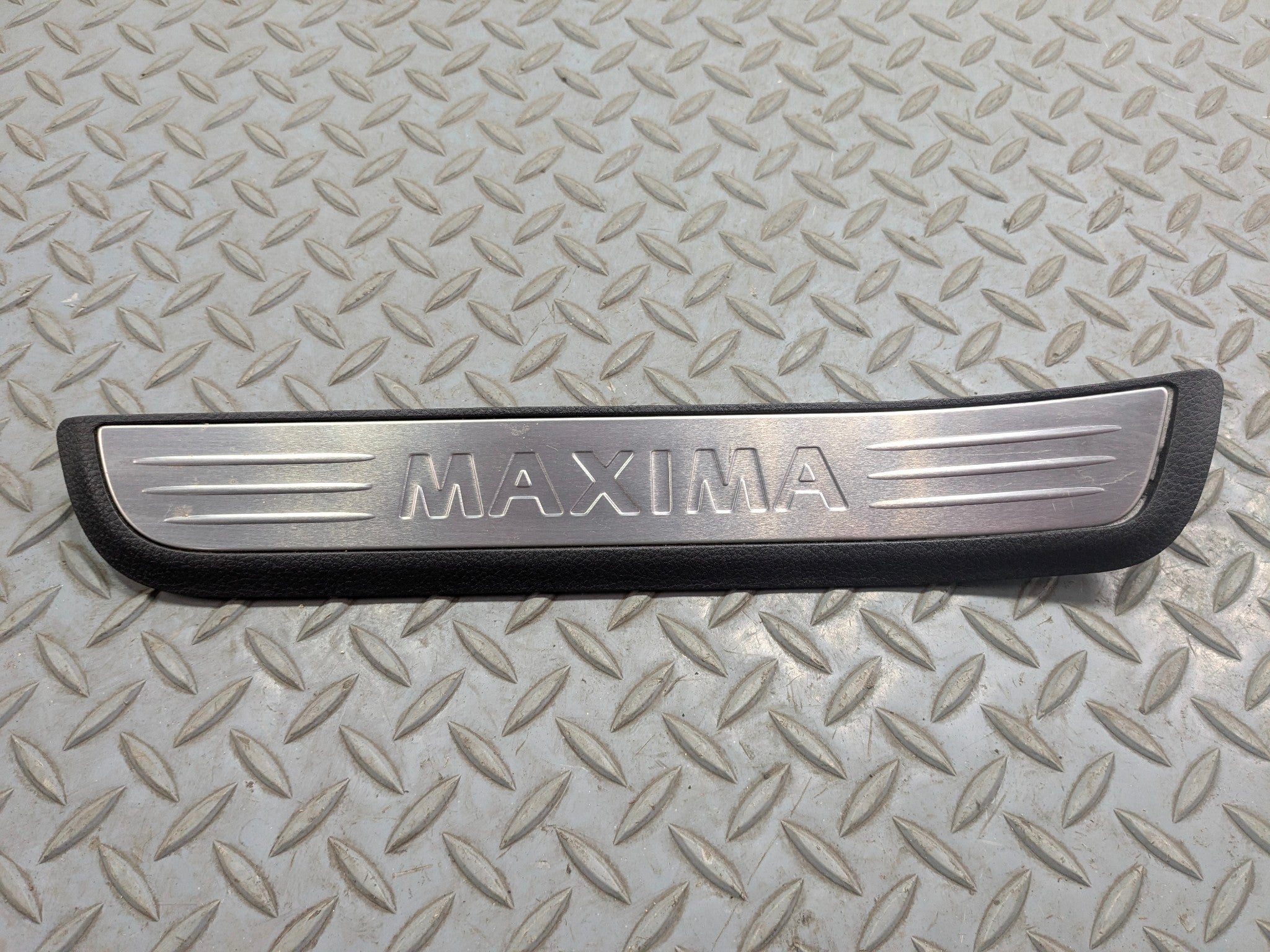 2009 - 2011 OEM NISSAN MAXIMA REAR LEFT DRIVER SIDE DOOR SILL PLATE TRIM