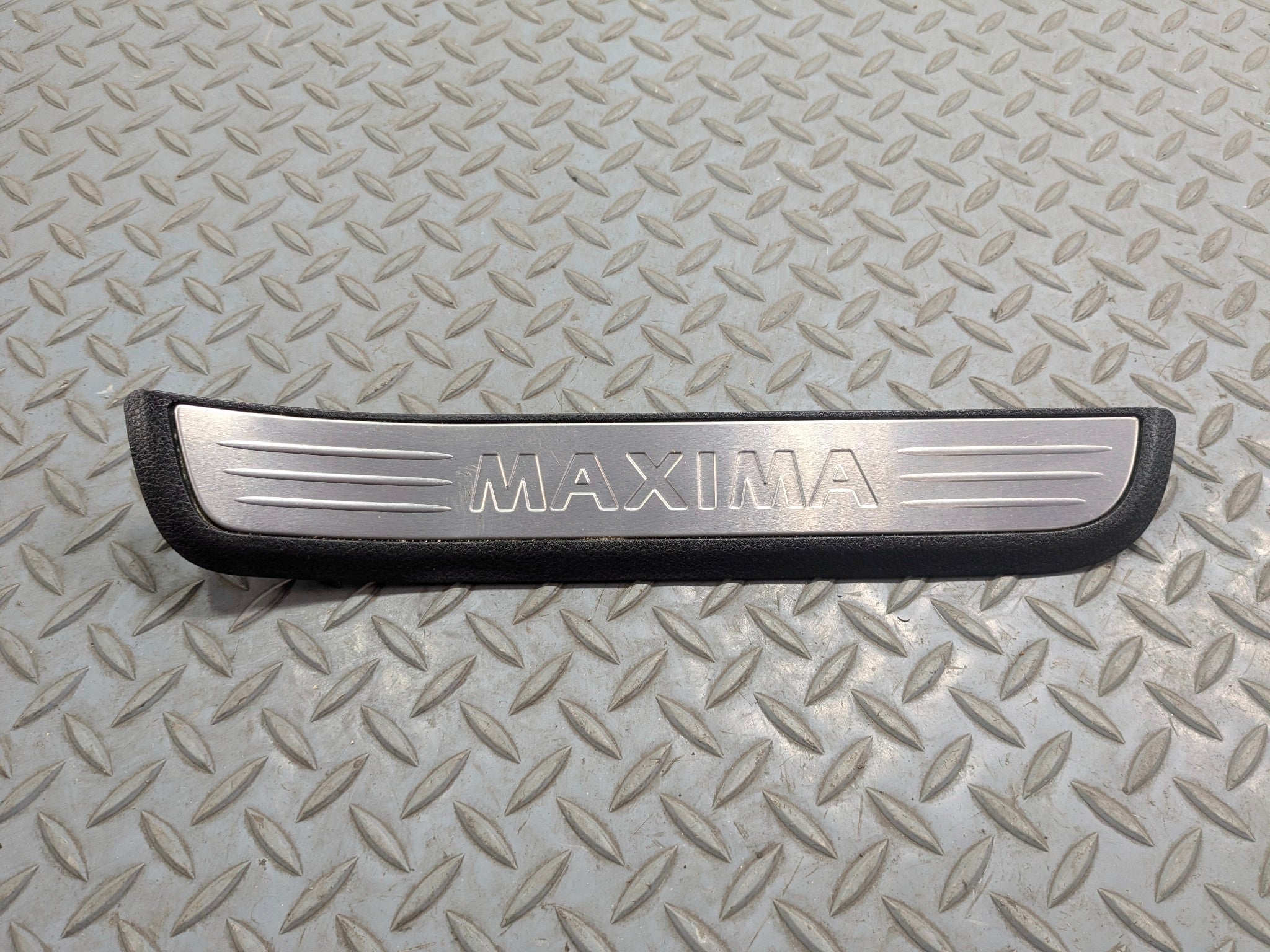 2009 - 2011 OEM NISSAN MAXIMA REAR RIGHT PASSENGER SIDE DOOR SILL PLATE TRIM