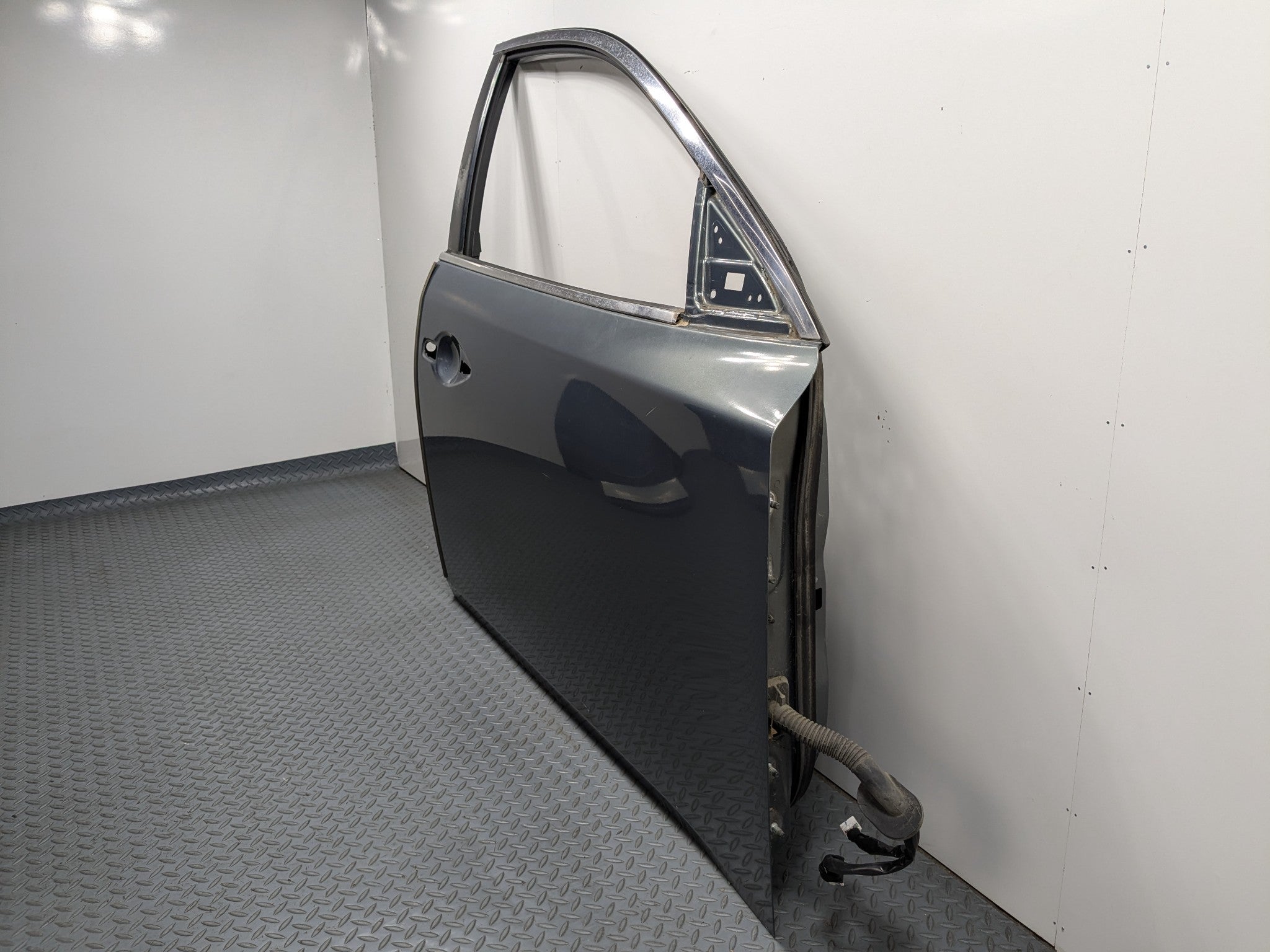 2009 - 2011 OEM NISSAN MAXIMA FRONT RIGHT SIDE DOOR SHELL PANEL METALLIC GRAY