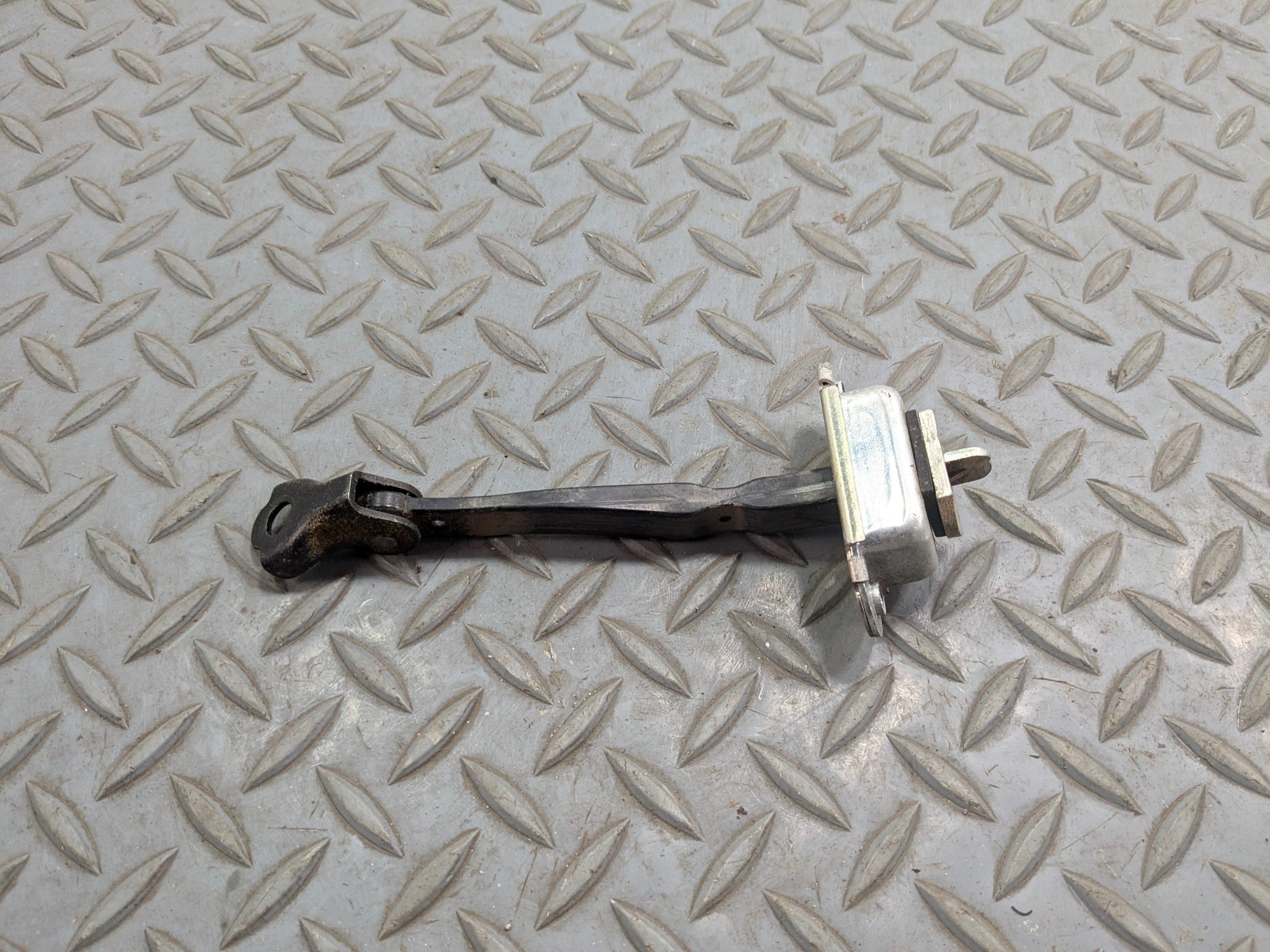 2009 - 2011 OEM NISSAN MAXIMA REAR RIGHT PASSENGER SIDE DOOR CHECK STOPPER