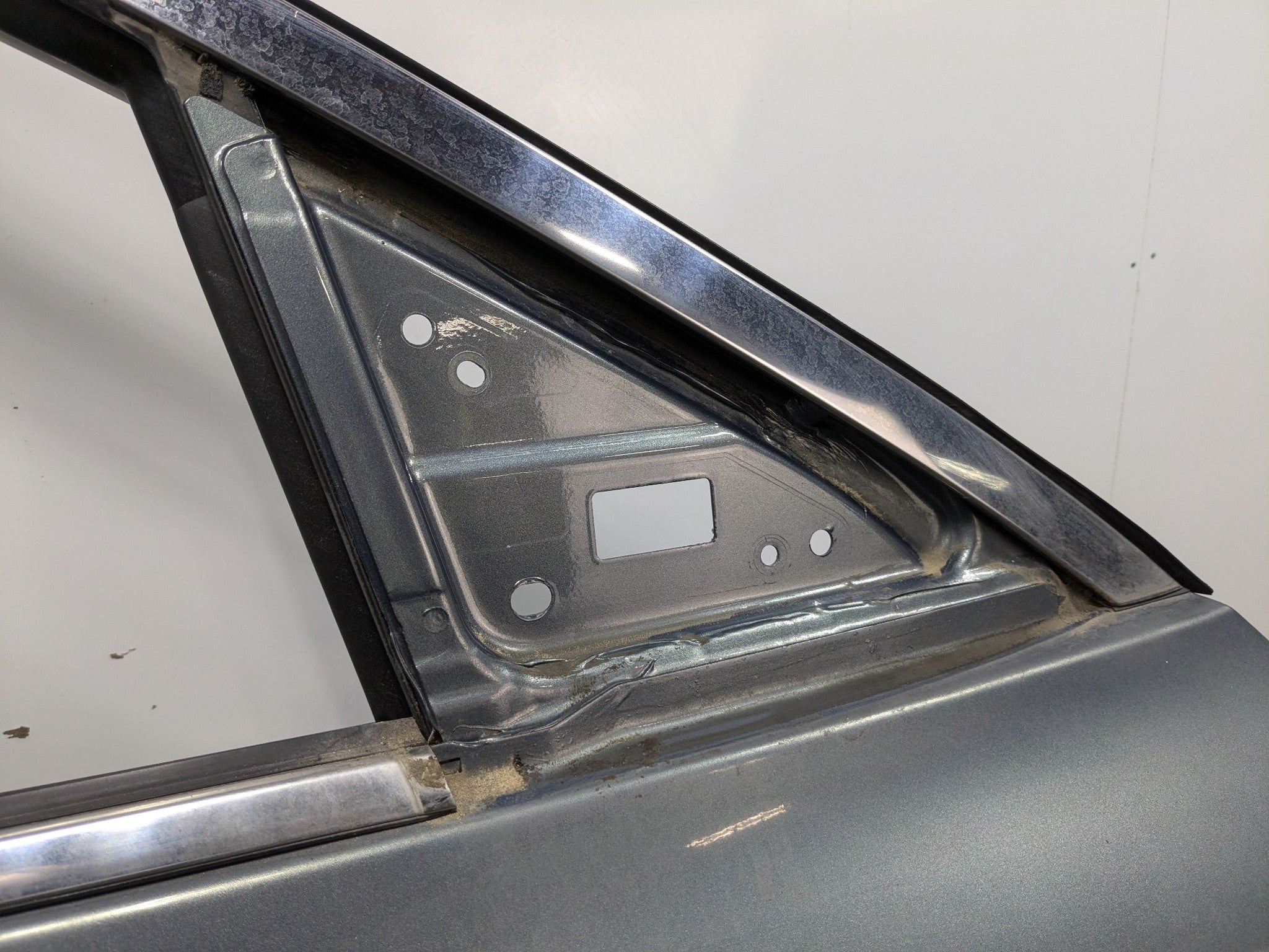 2009 - 2011 OEM NISSAN MAXIMA FRONT RIGHT SIDE DOOR SHELL PANEL METALLIC GRAY
