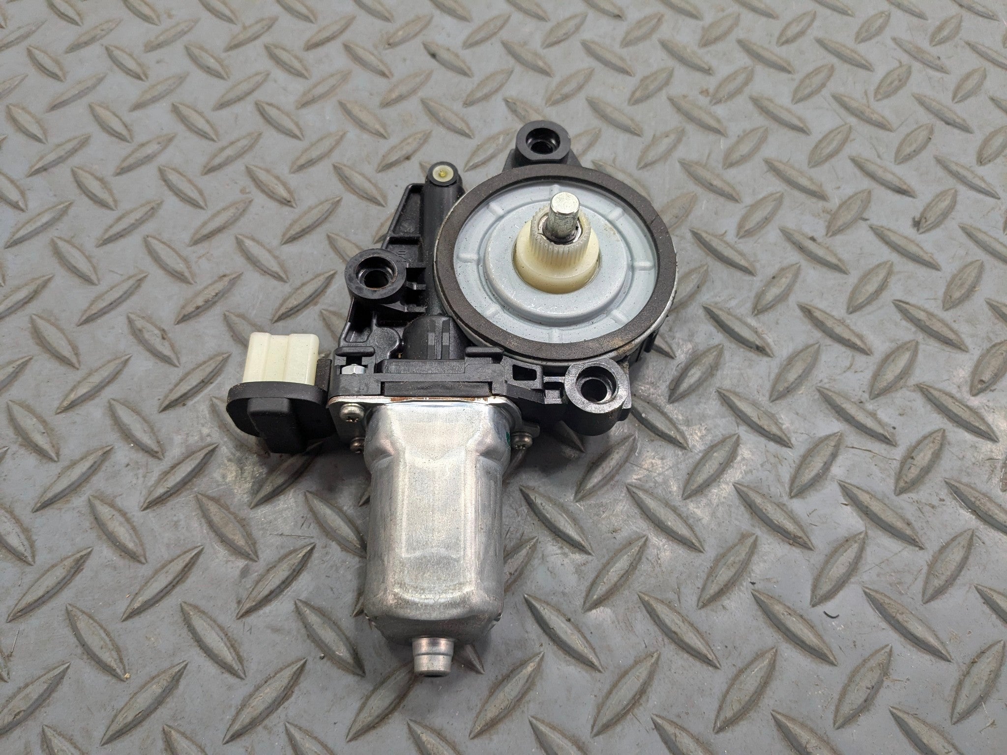 2009 - 2011 OEM NISSAN MAXIMA FRONT RIGHT PASSENGER SIDE POWER WINDOW MOTOR